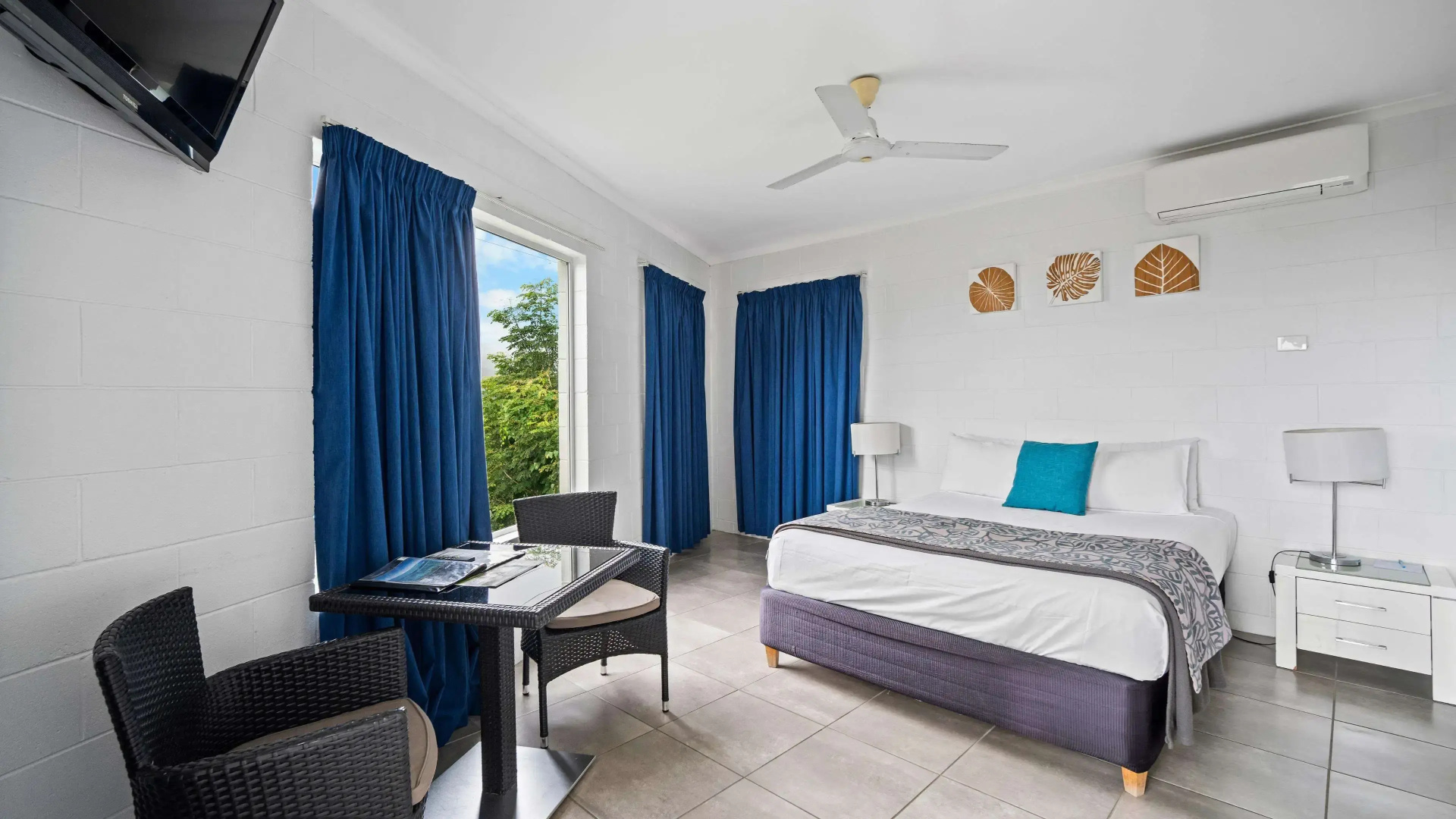 Colonial Palms Motor Inn