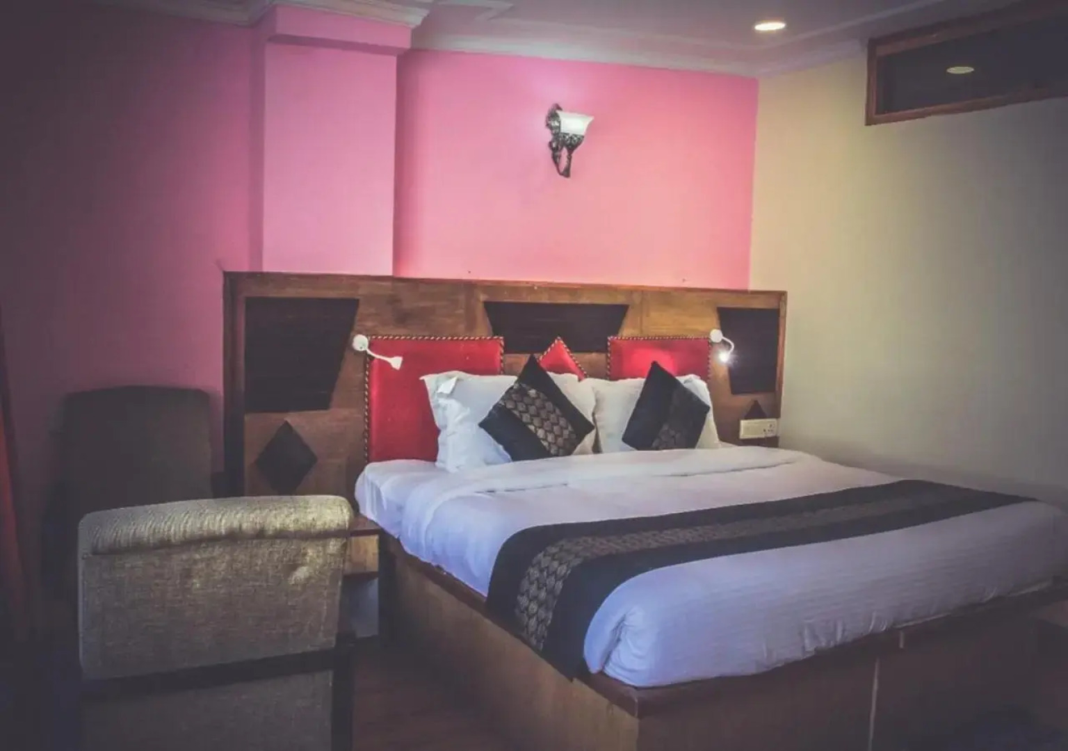 M Hotel & Restaurant