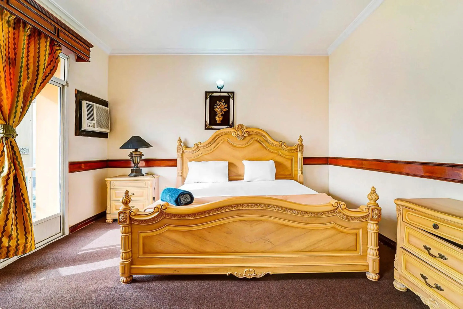 OYO 120 Concord International Hotel