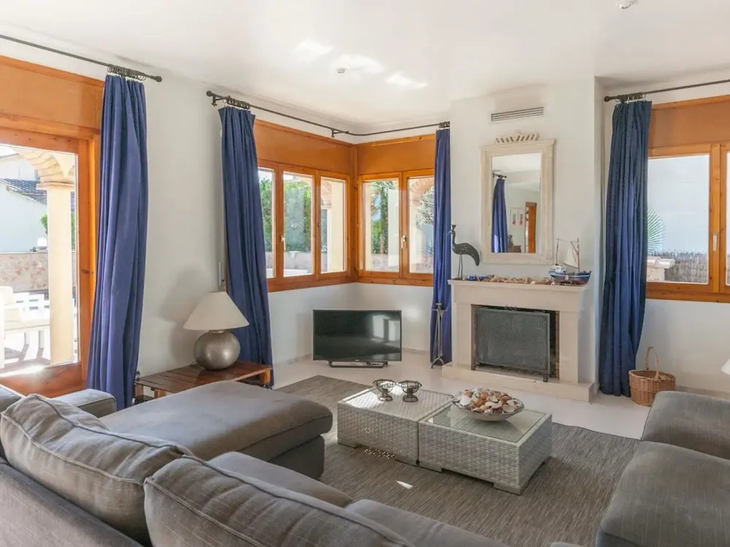 Detached Villa With Privated Pool Situated at the Seafront in Sant Pere Pescador