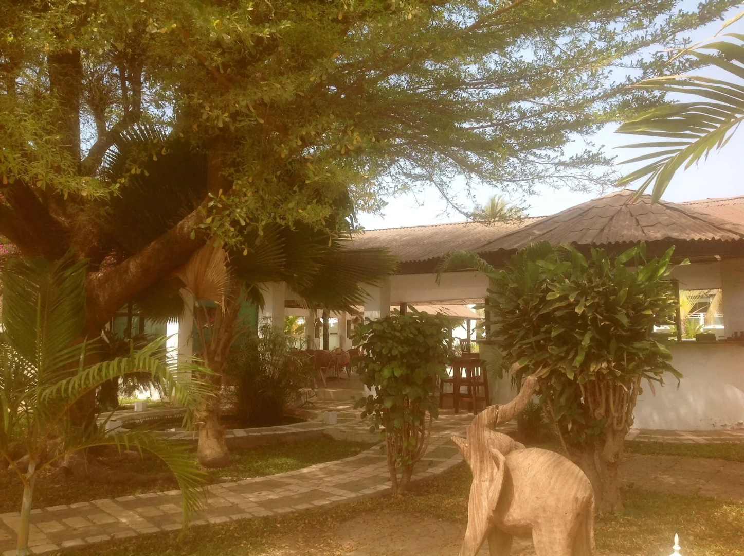 Bungalow Beach Hotel