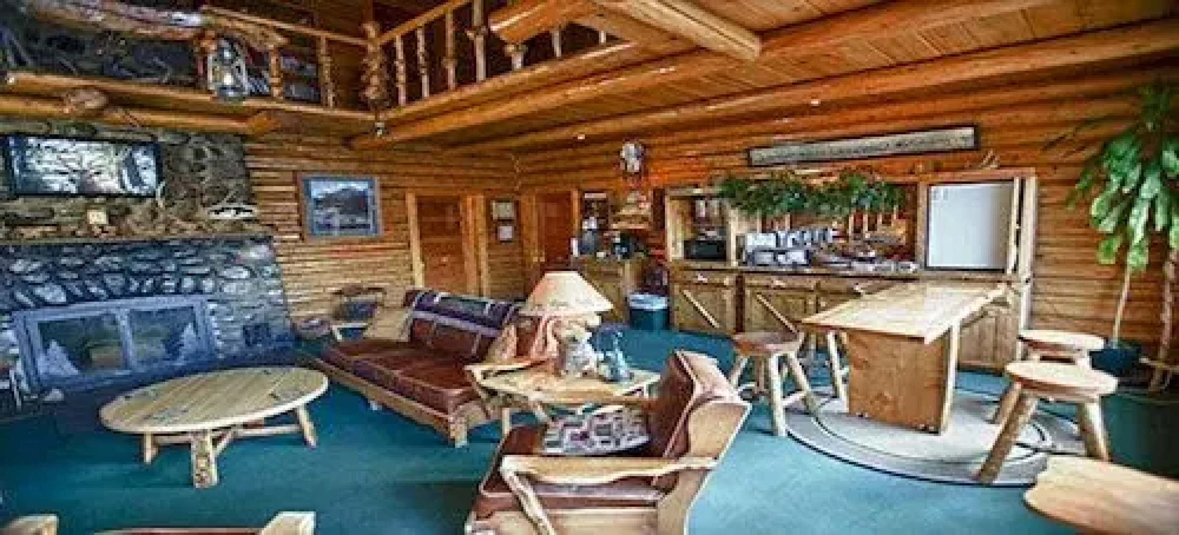 Twin Pines Lodge & Cabins