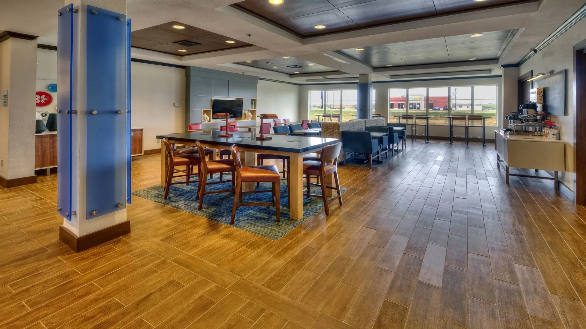 Holiday Inn Express Hotel & Suites Corsicana by IHG