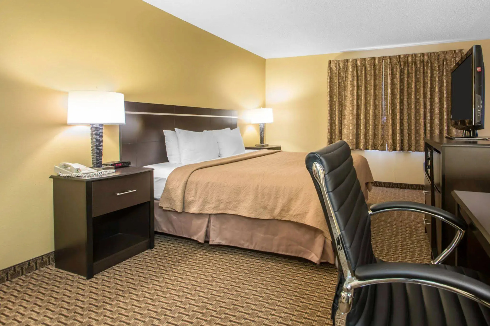 Quality Inn & Suites Sun Prairie Madison East