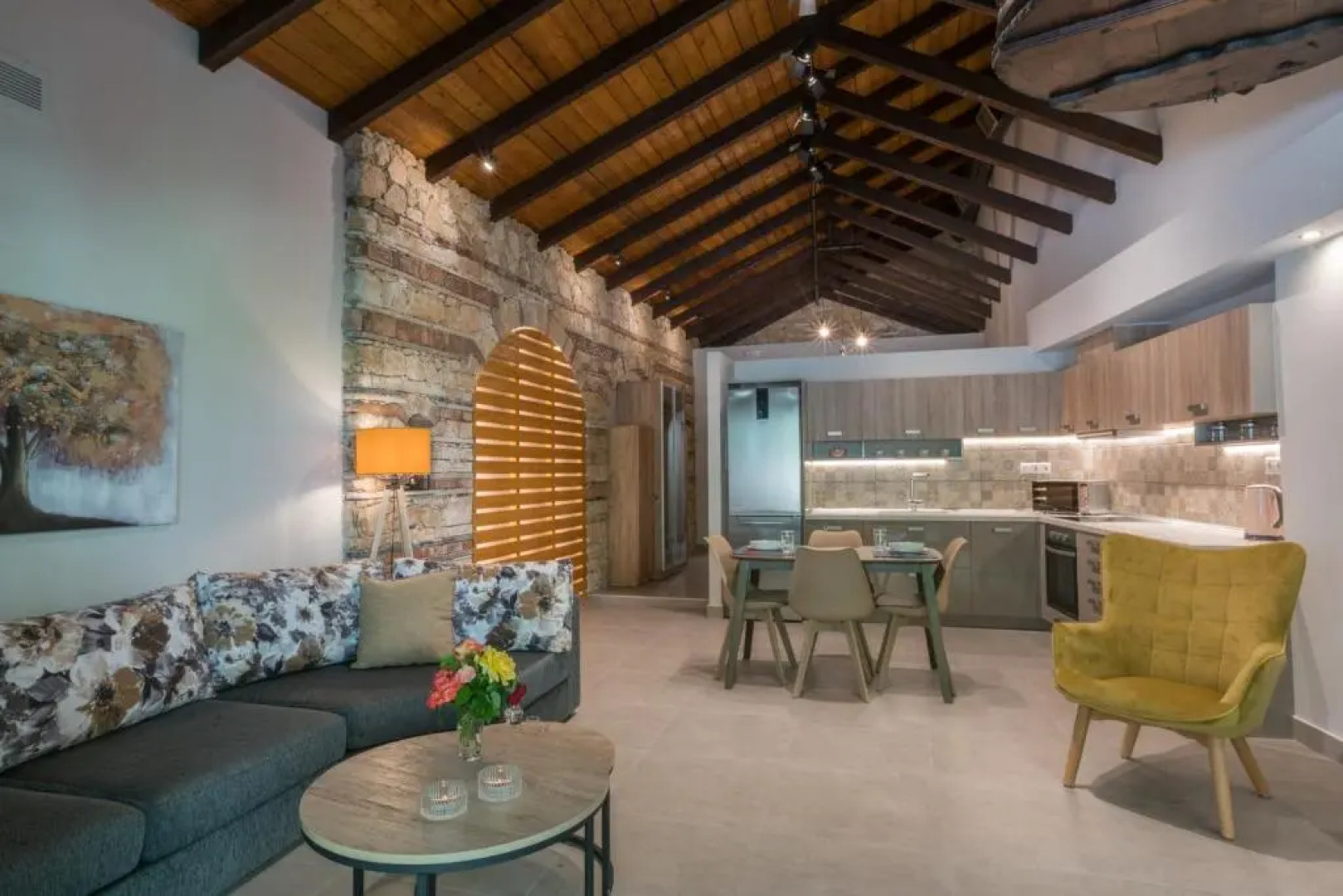 Casa Leone, cosy apartment overlooking the square