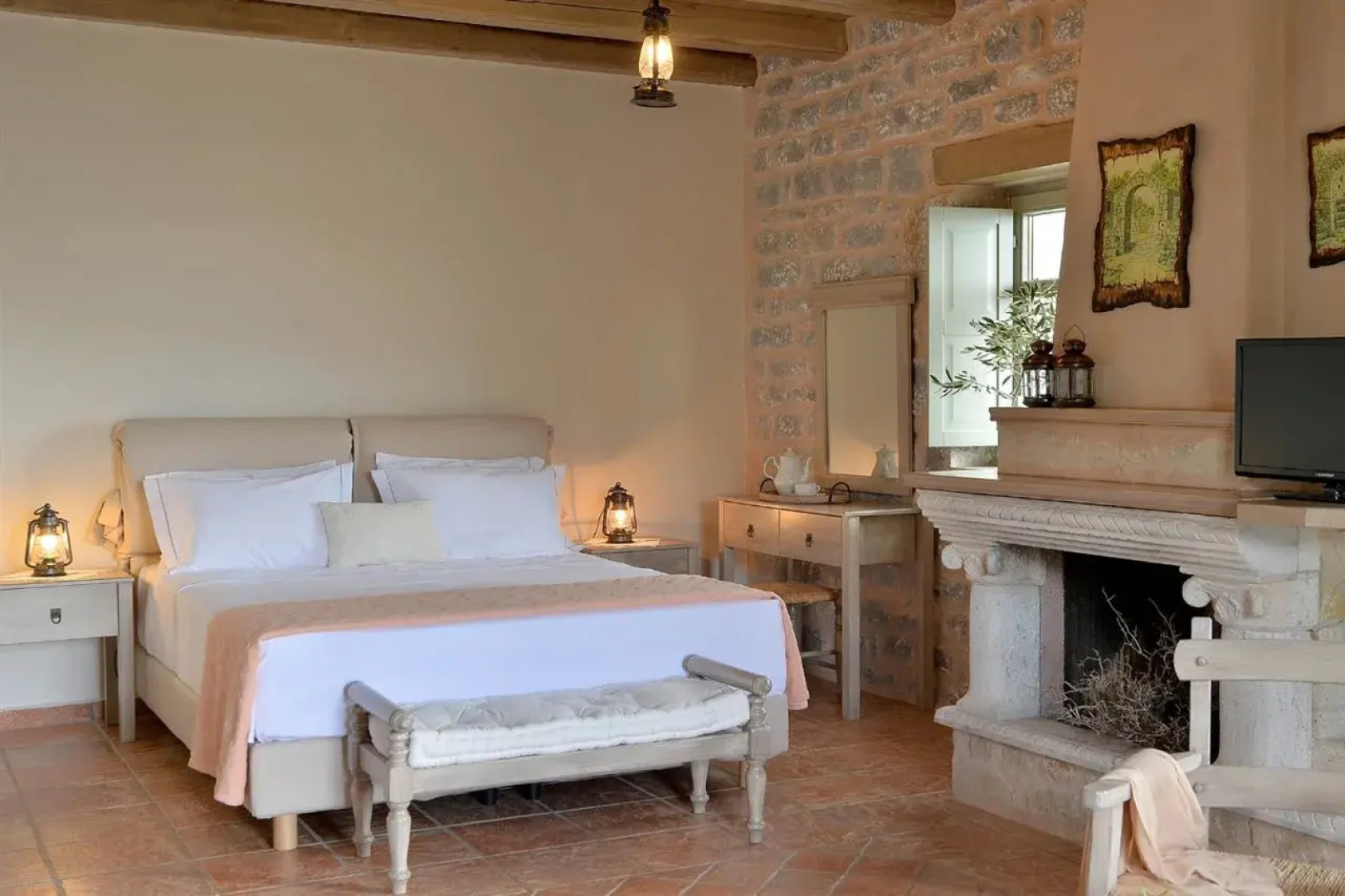 Akrolithi Guesthouse