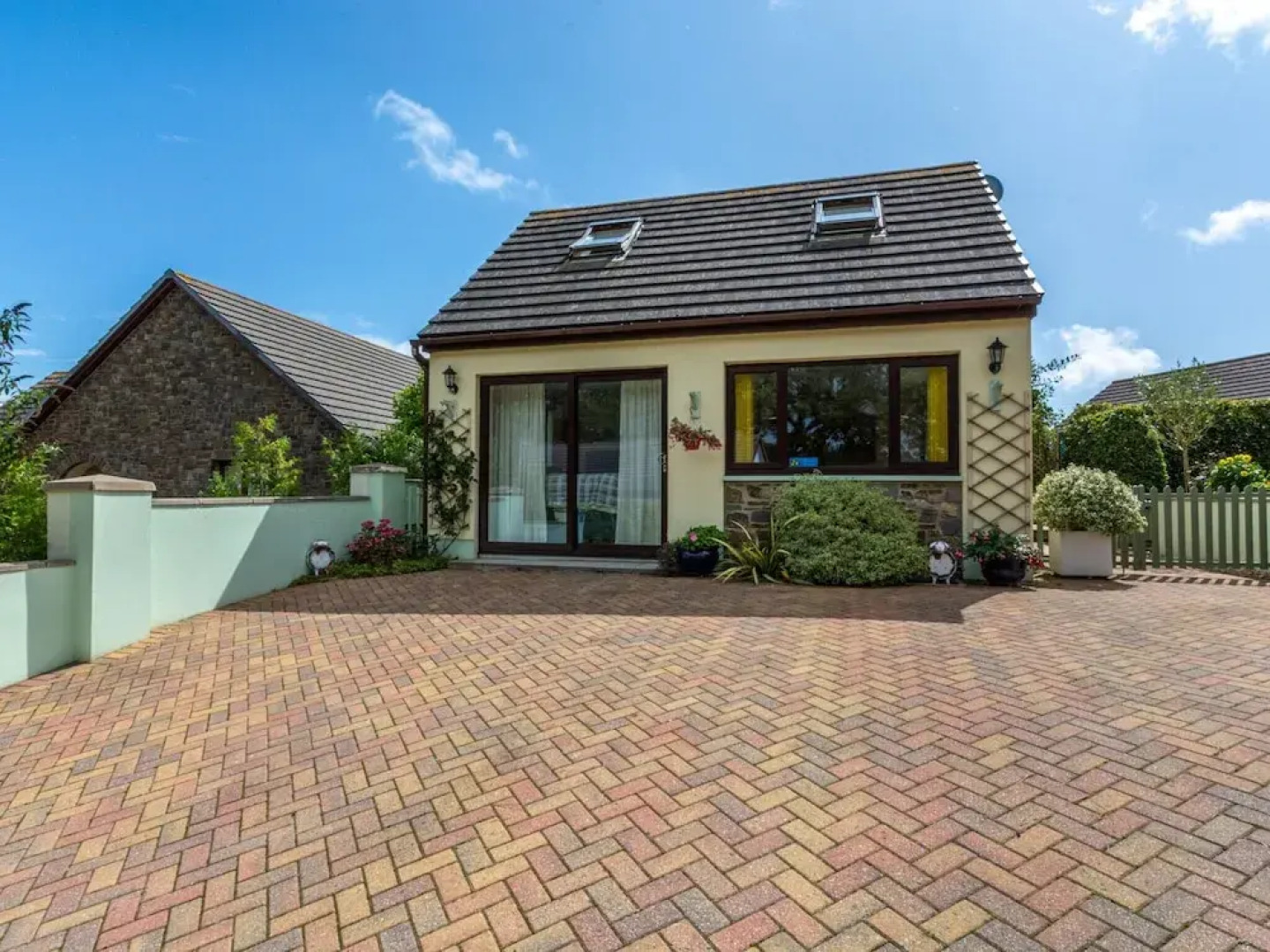 Detached Holiday Home with Attractive Interior near Beach