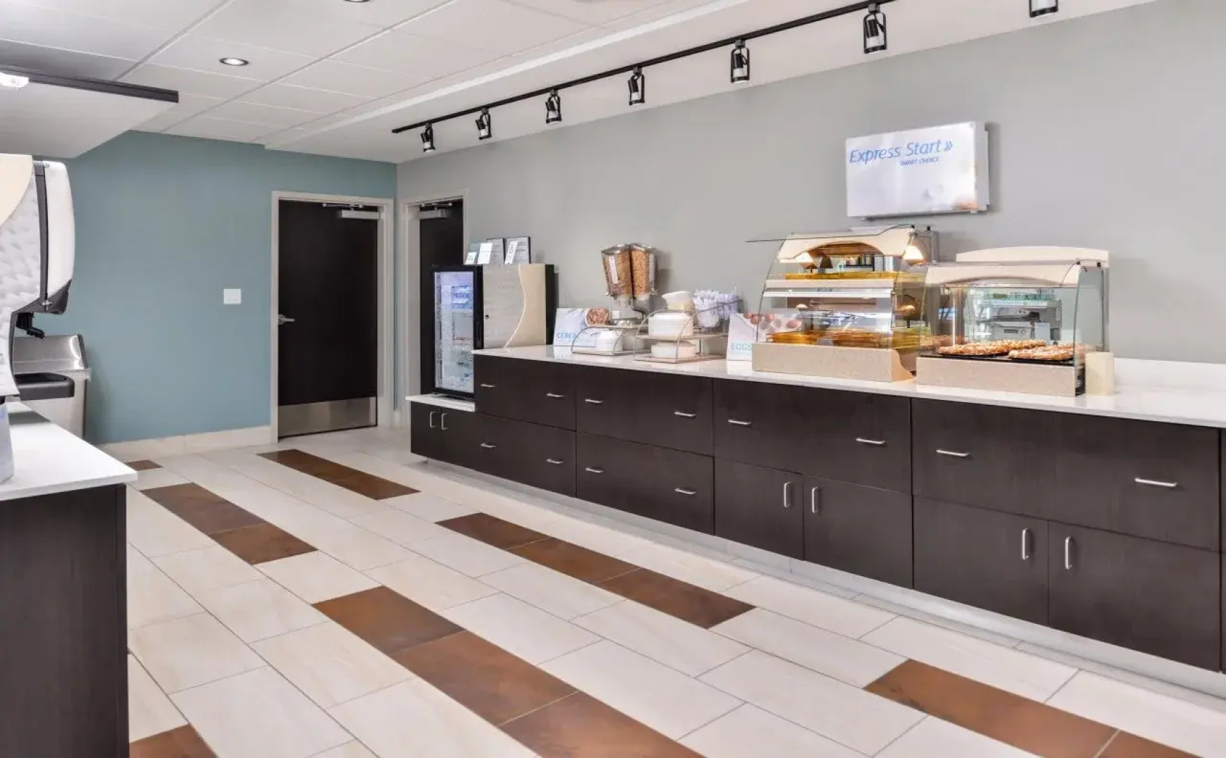 Holiday Inn Express & Suites Kansas City - Lee's Summit by IHG