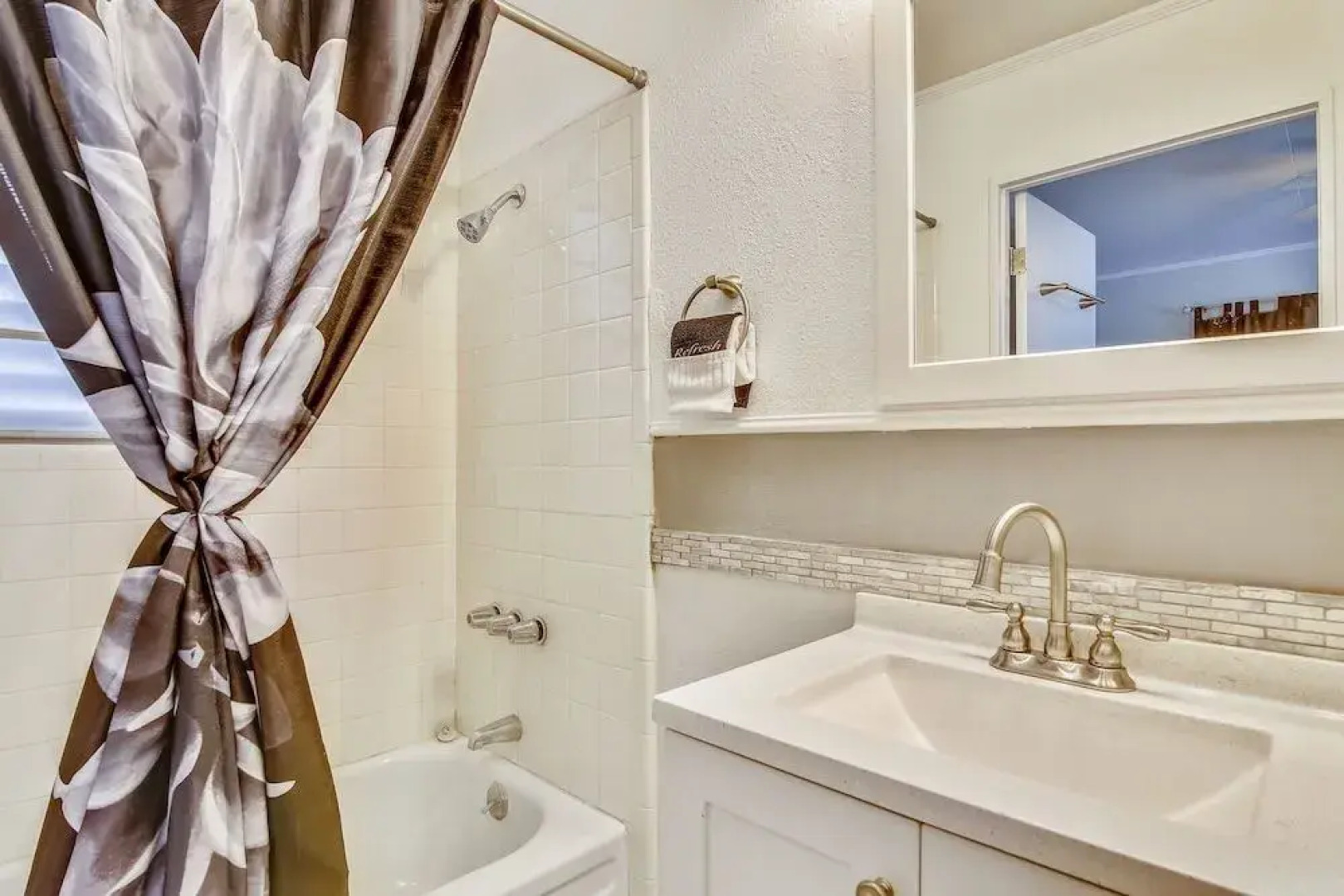 Betsy'S Beachfront Cottage