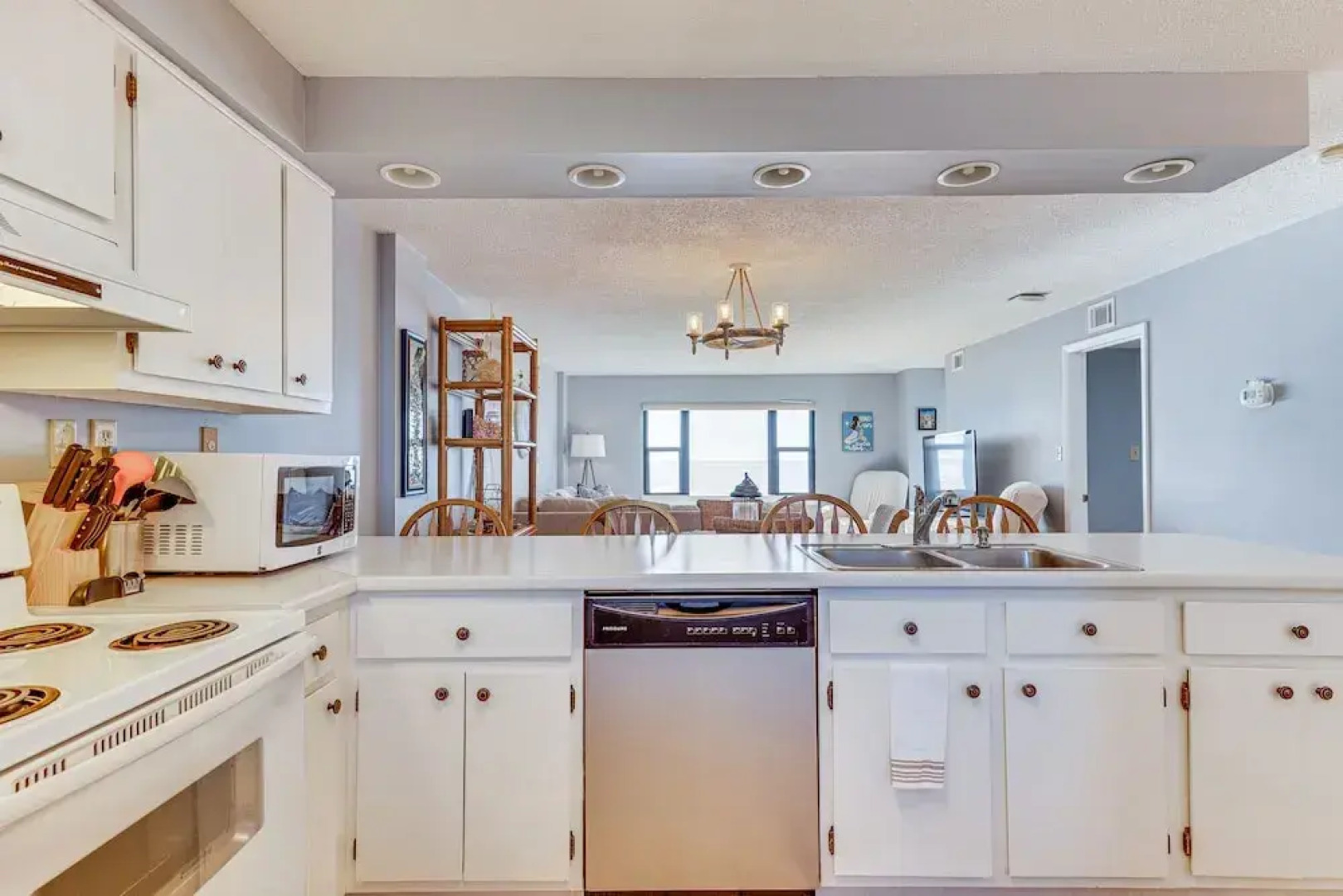 Seaside Indian Beach Getaway w/ Balcony + Views!