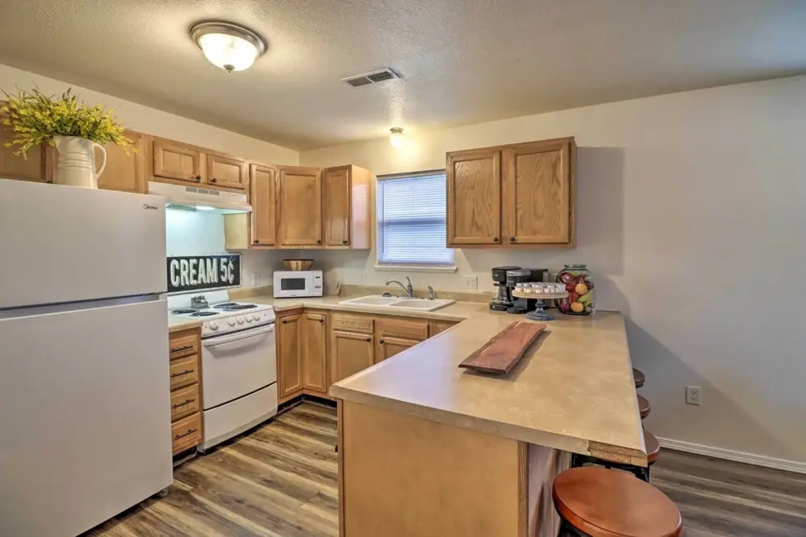 Pet-friendly West Plains Pad < 1 Mi to Dtwn!