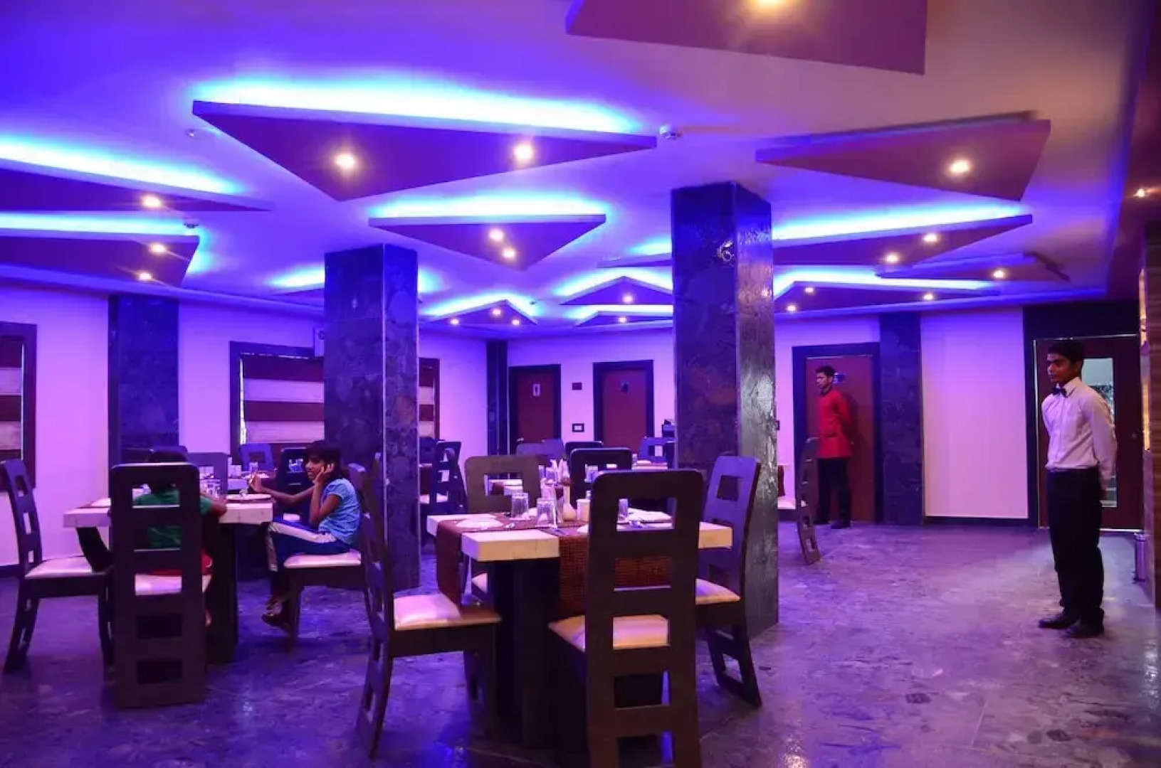 Dolphin Chocolate Inn