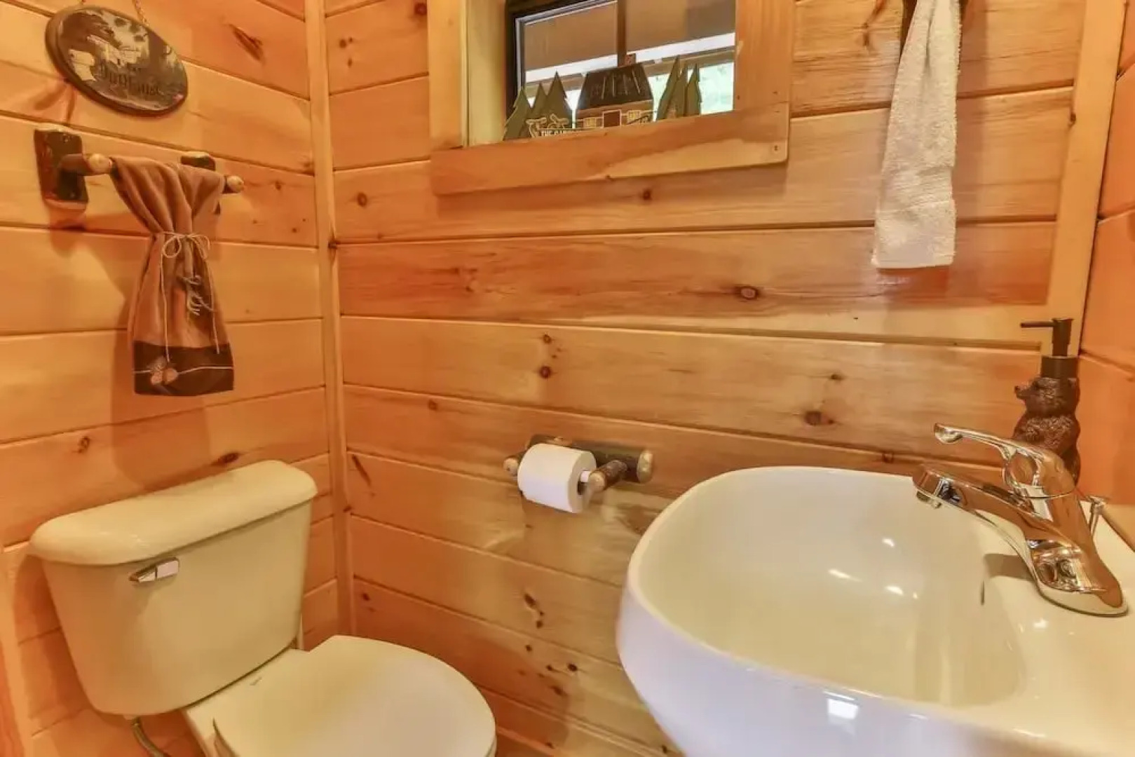 CHEROKEE SUNRISE LODGE Apartment 4 NEVAEH CABIN RENTALS