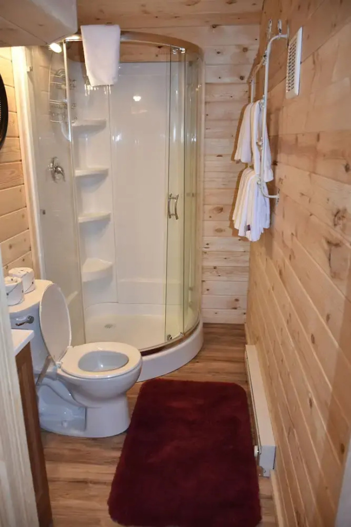 Yellowstone Mountain Cabins