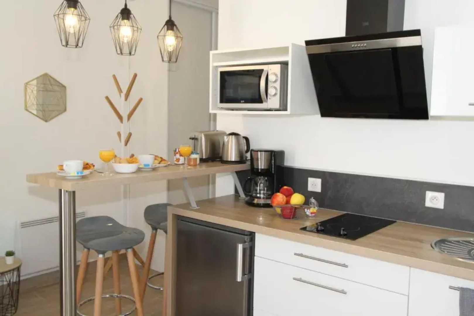 Le First by EasyEscale