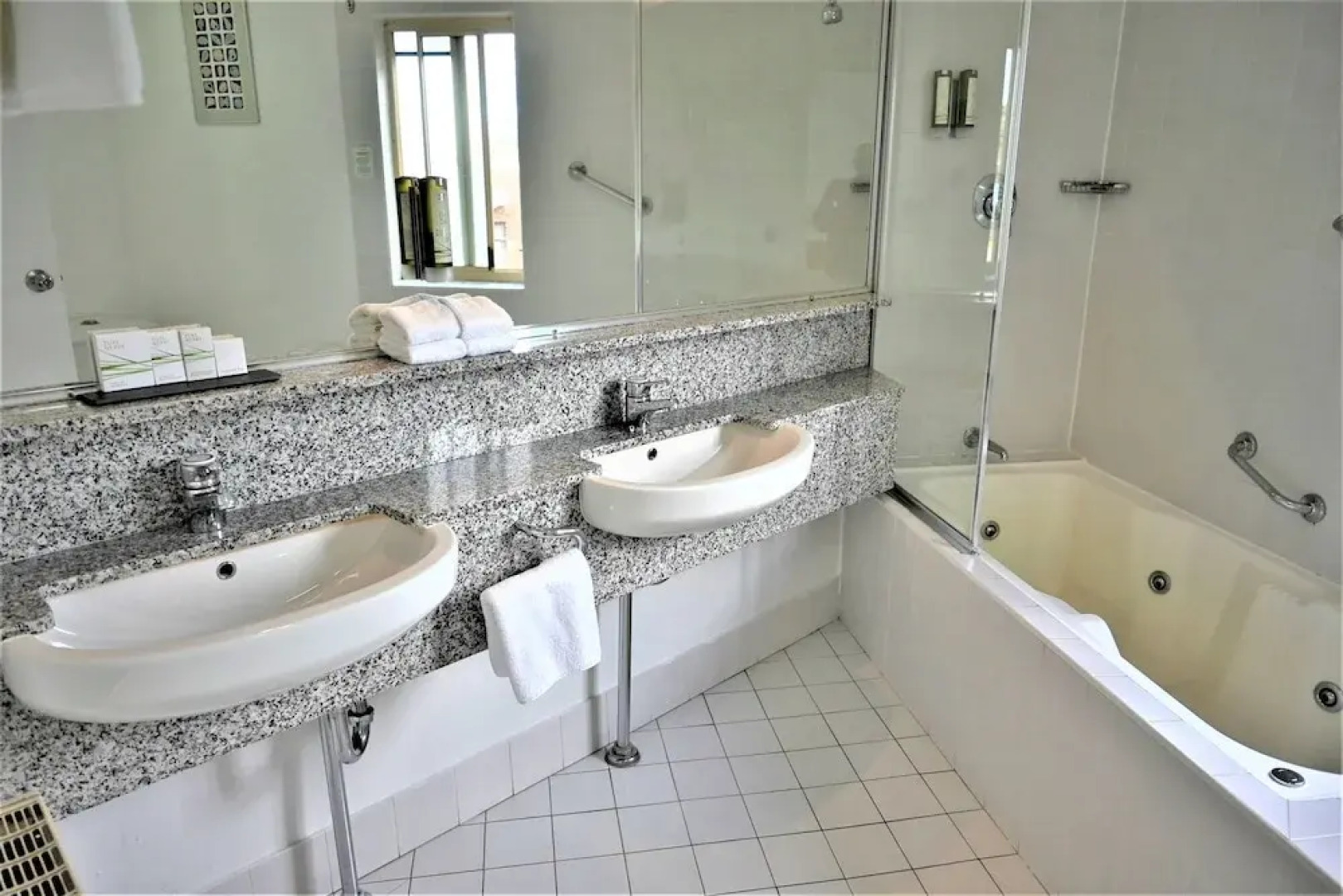 Best Western Grand Country Lodge Motel