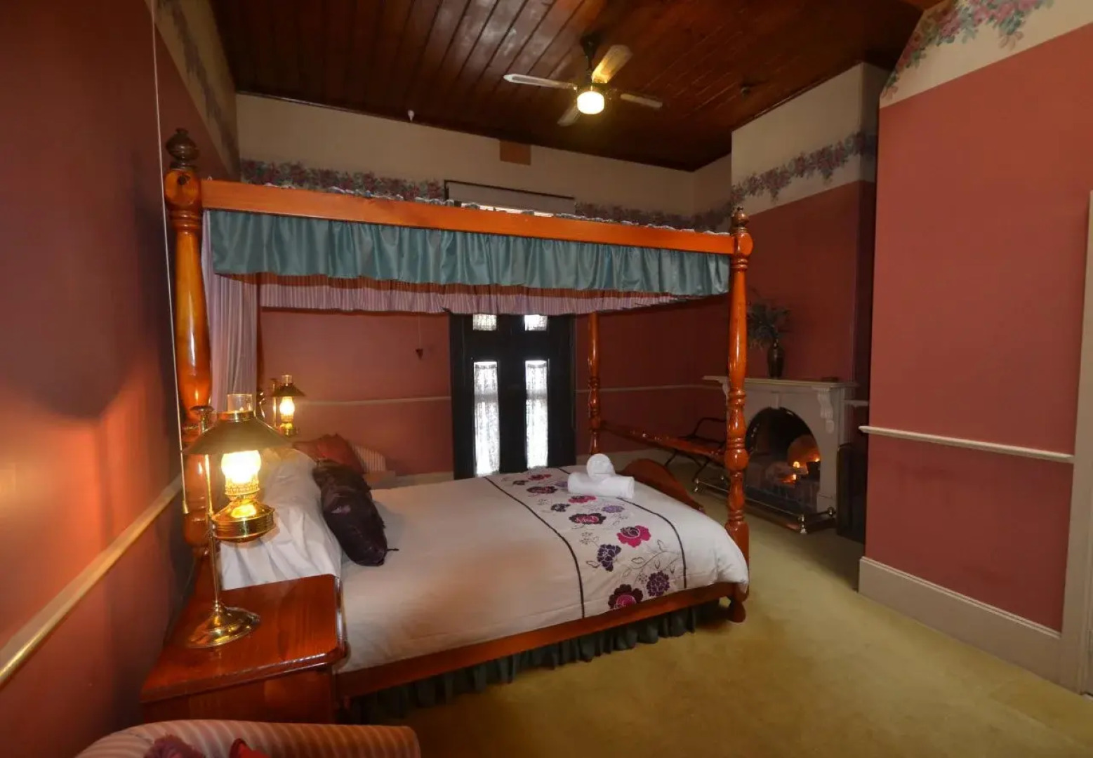 Bordello Hotel, Bar & Spa