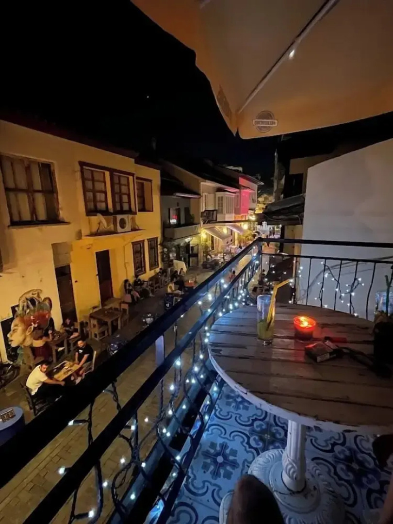 Callisto Pub & Kitchen & Hotel