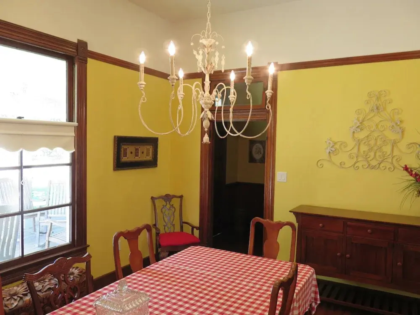 Yellow House Bed and Breakfast