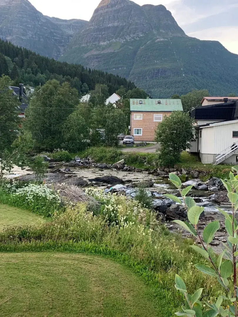 The house on the lake