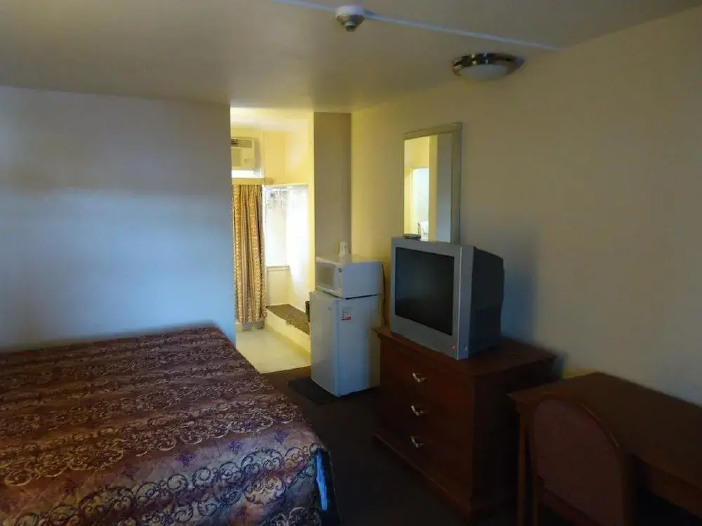 Canadiana Motel
