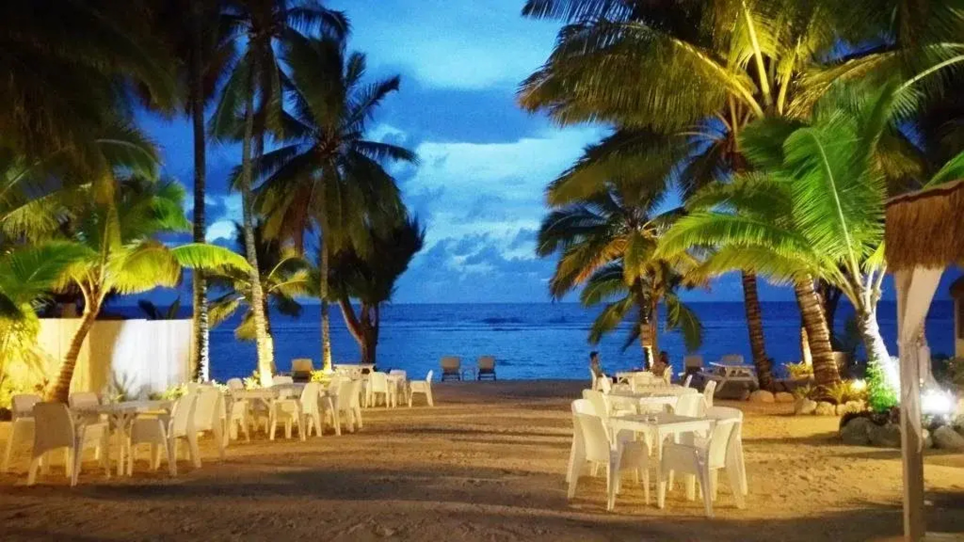 Crown Beach Resort & Spa