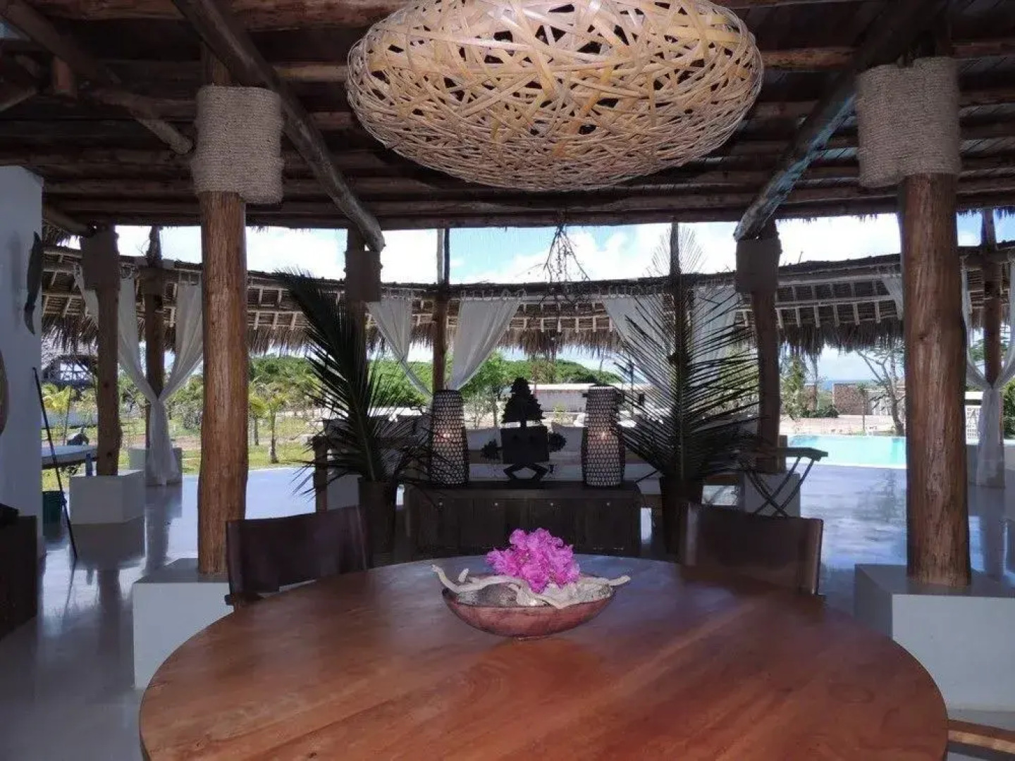 Leopard Point Luxury Beach Resort & Spa