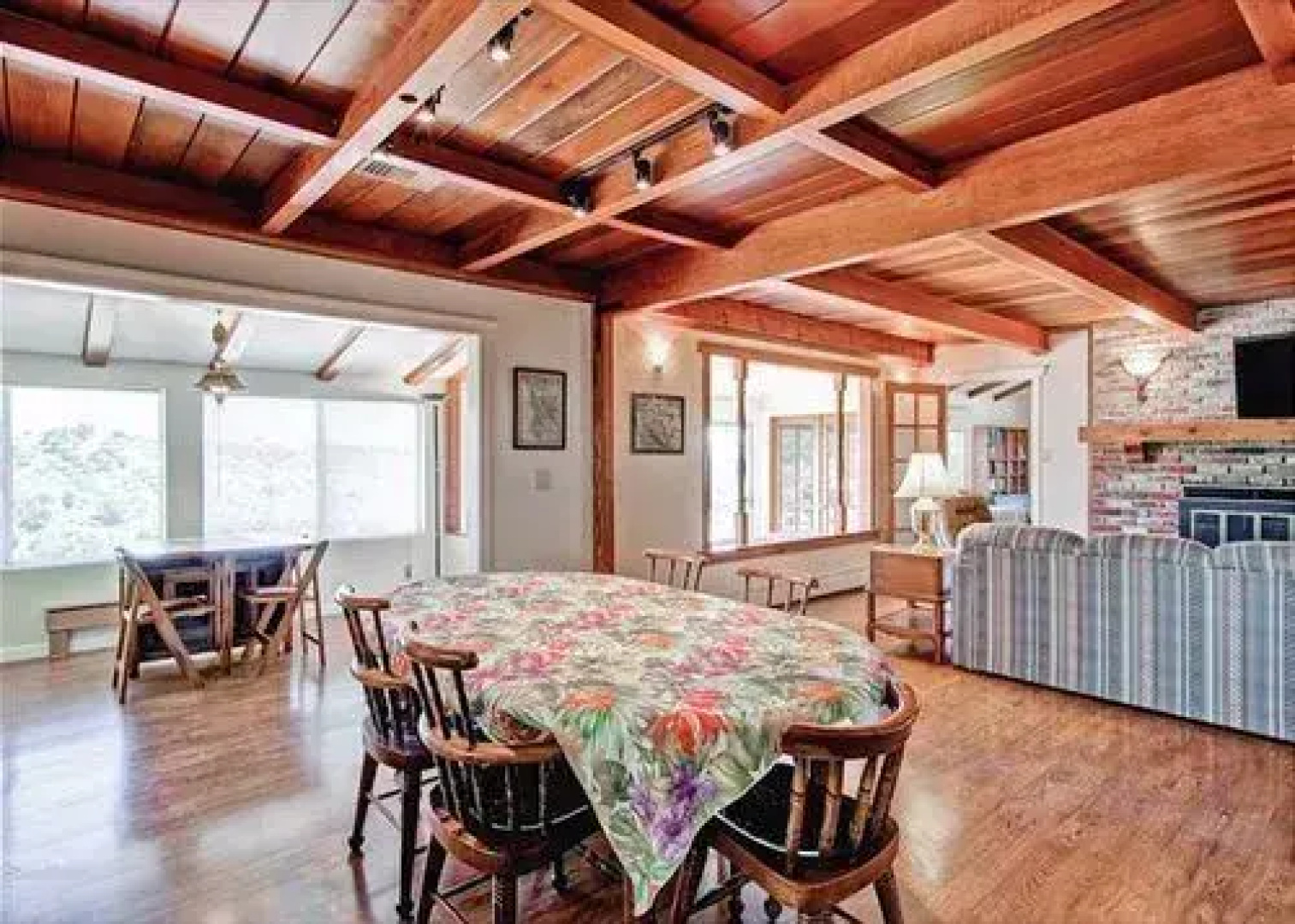Sea Stone Ridge 3 Br home by RedAwning