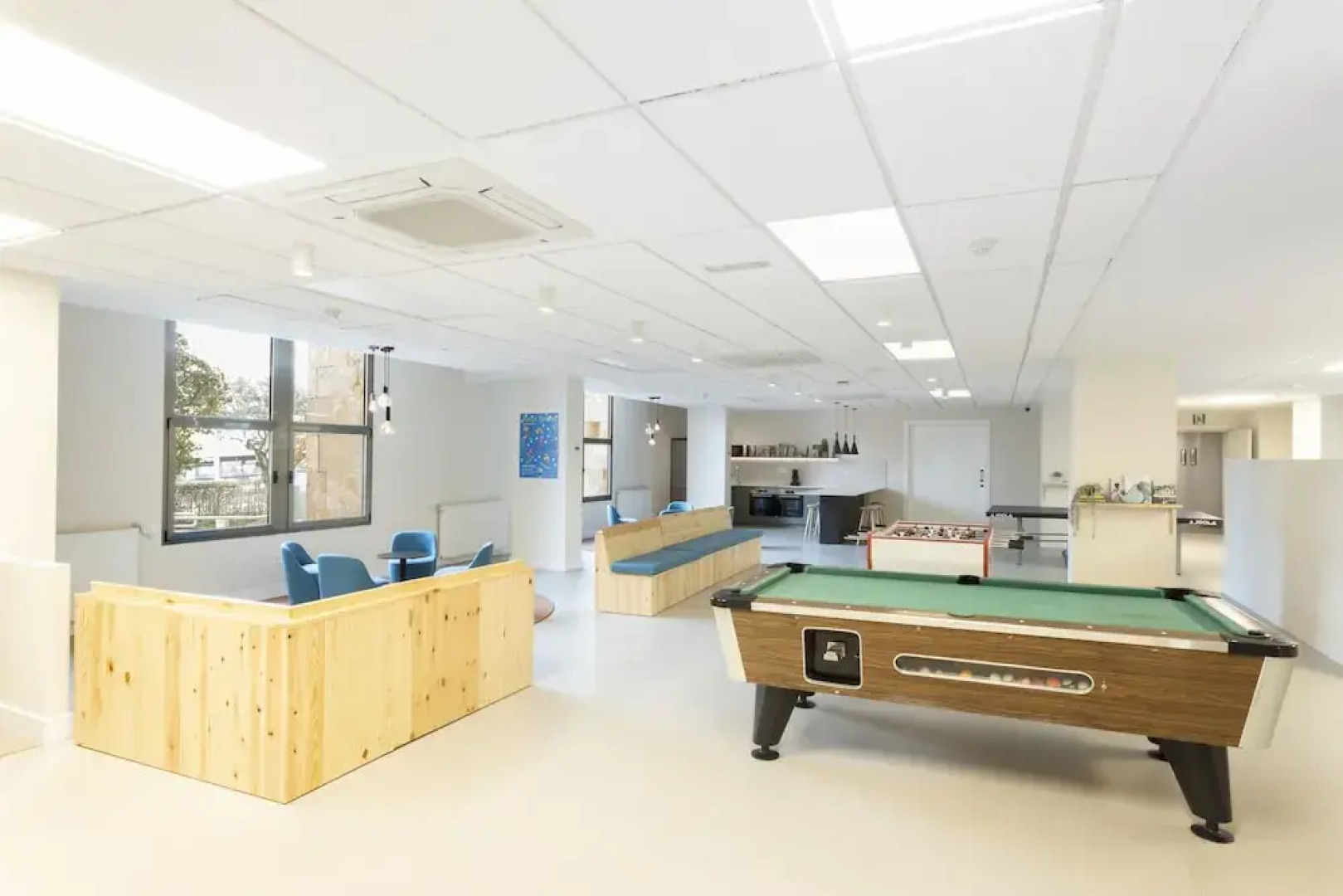 Colegio Mayor Resa Hernán Cortés - Centro Adscrito a REAJ