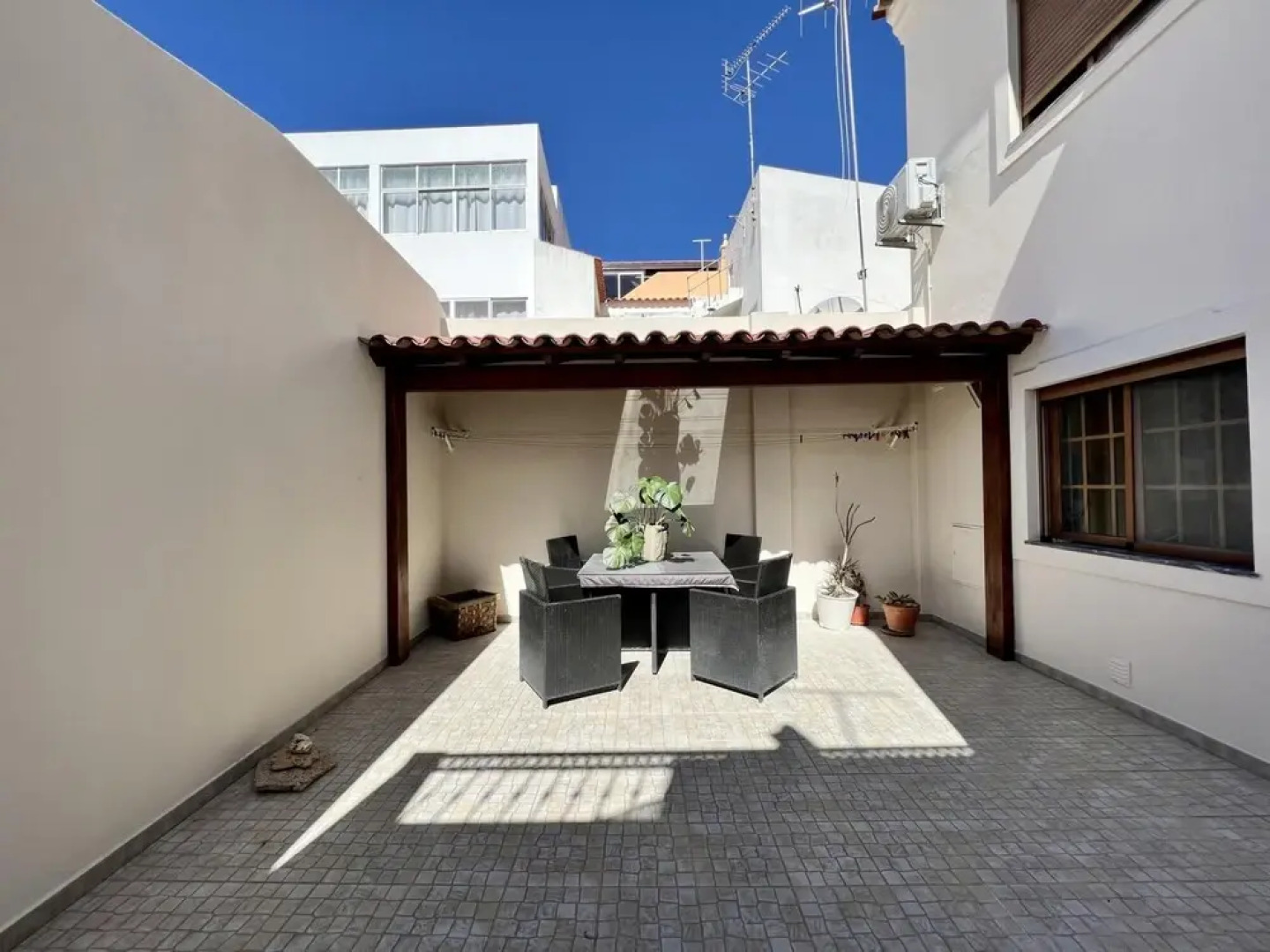 Loul Central House by Homing