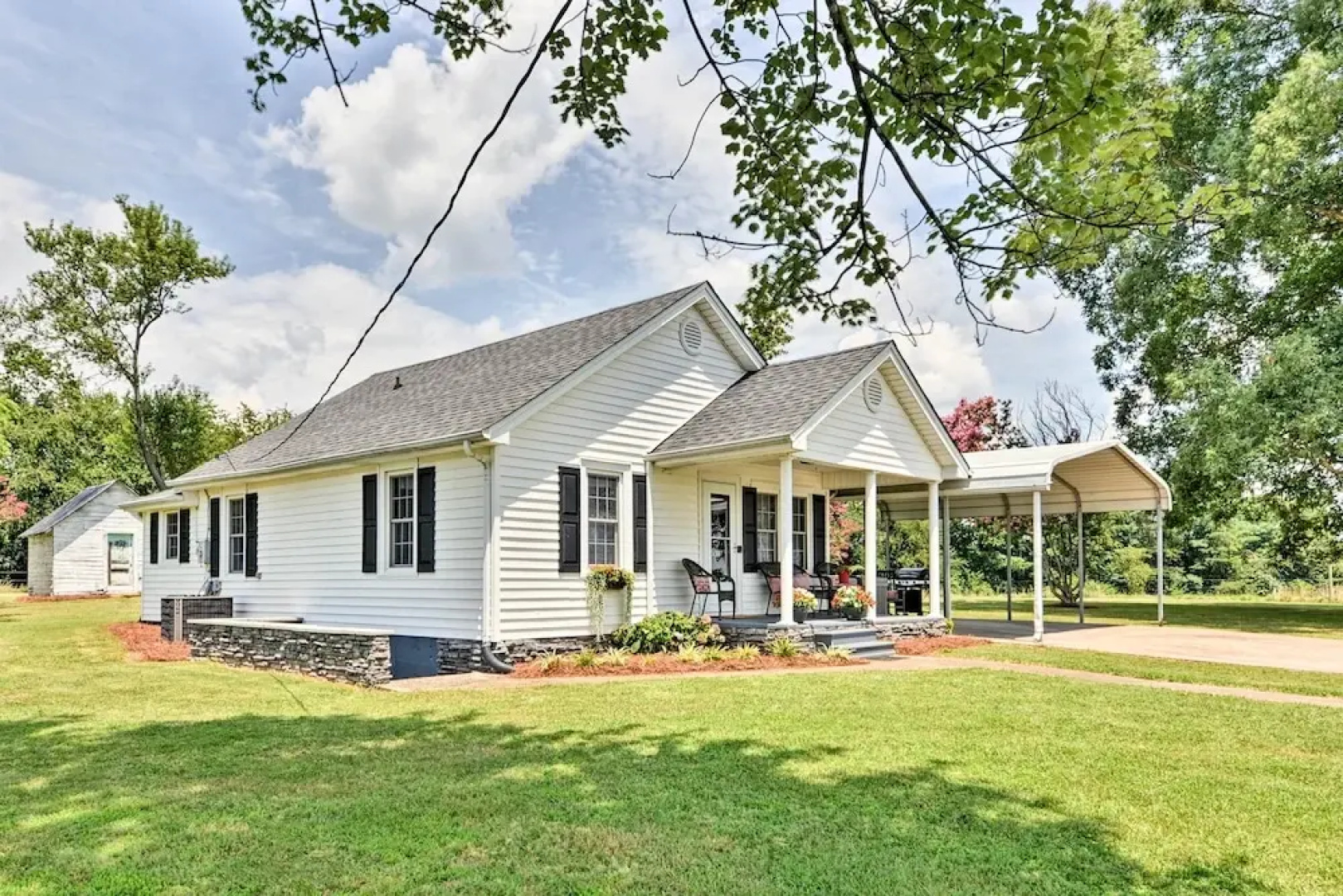 Peaceful Elkin Vacation Rental ~ 17 Mi to Mt Airy!