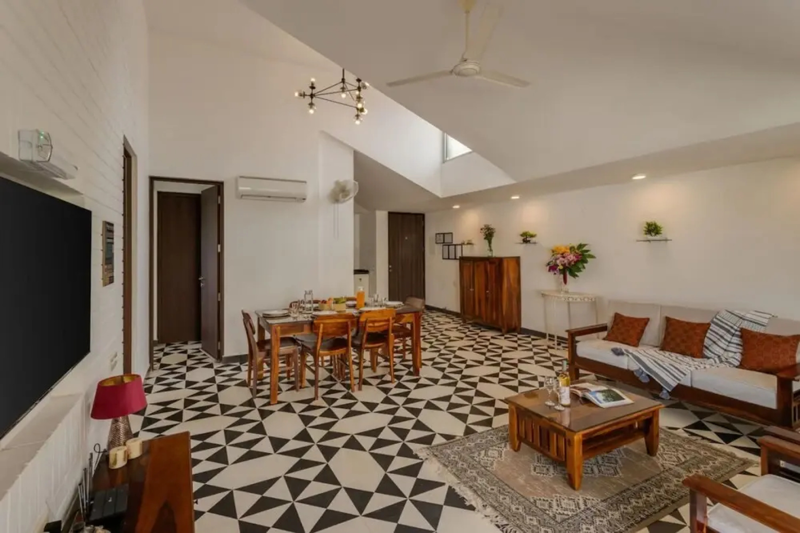 El Arbol by Hireavilla - 2BR w Rooftop Pool Nerul