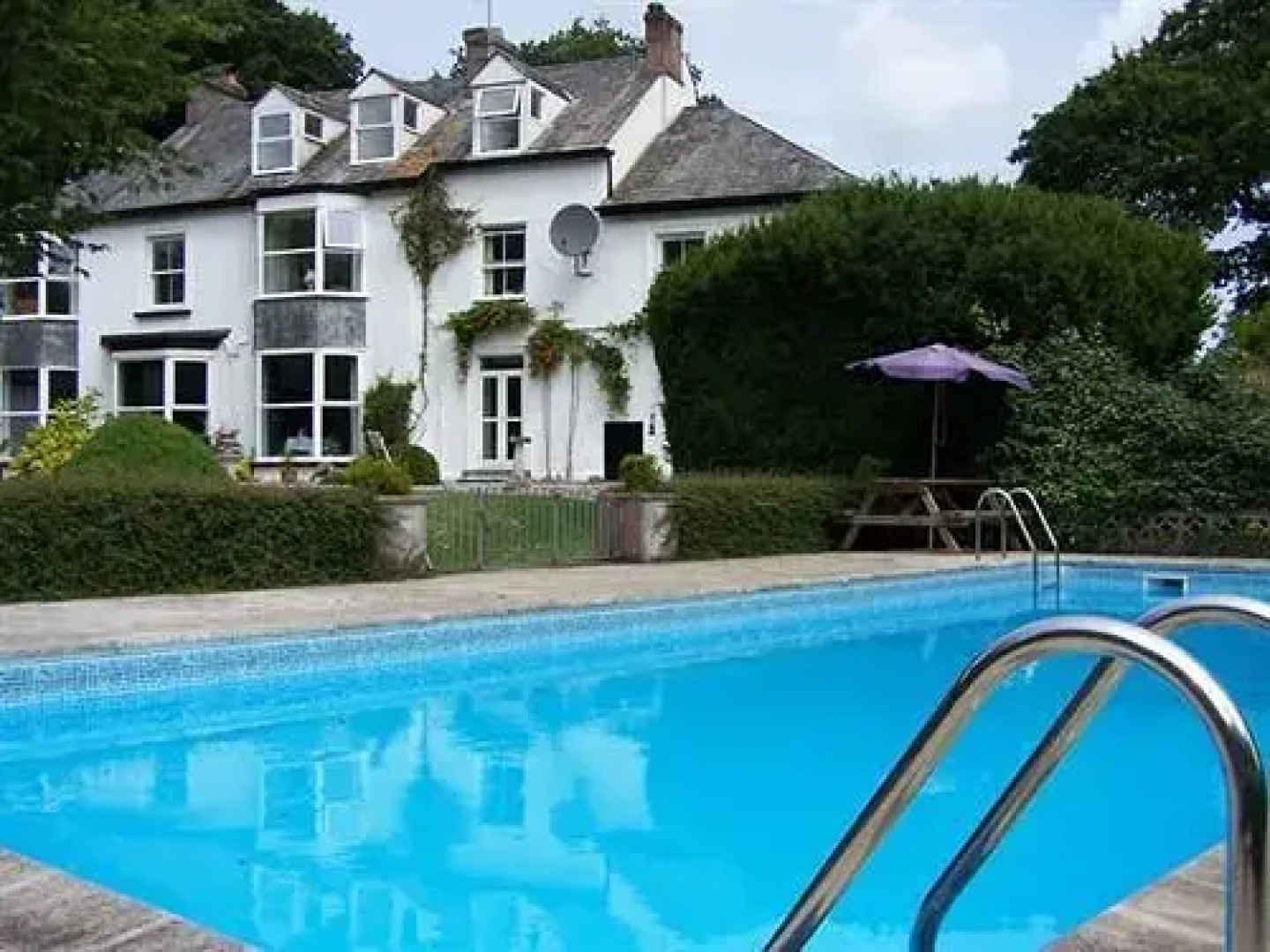 Lanarth Hotel and Caravan Park