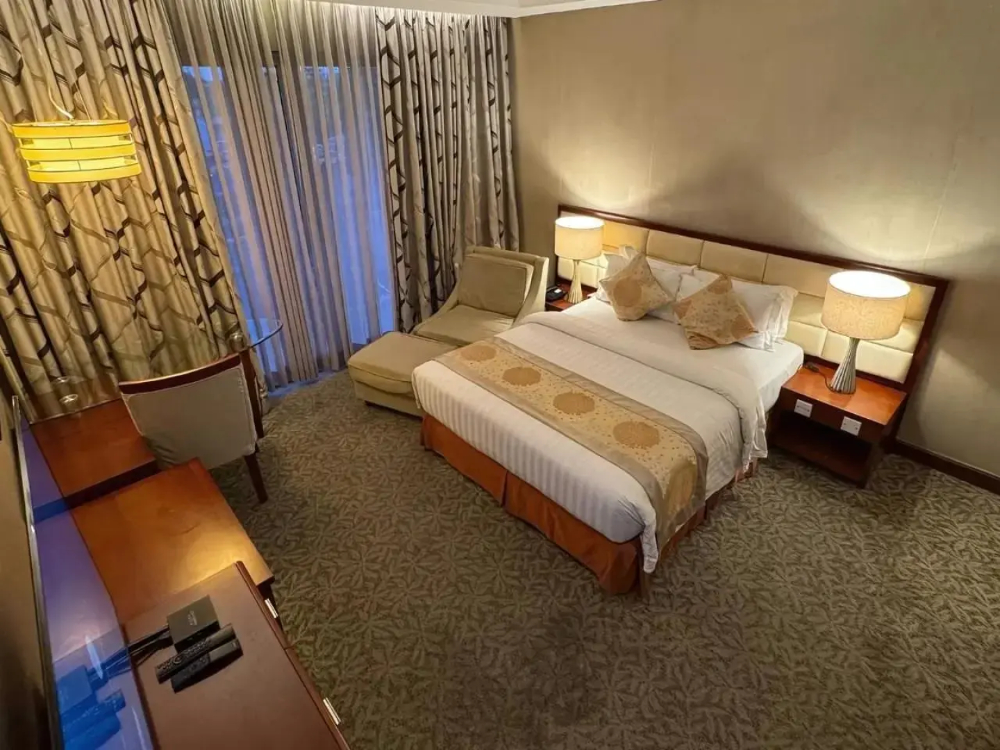 The Avenue Plaza Hotel
