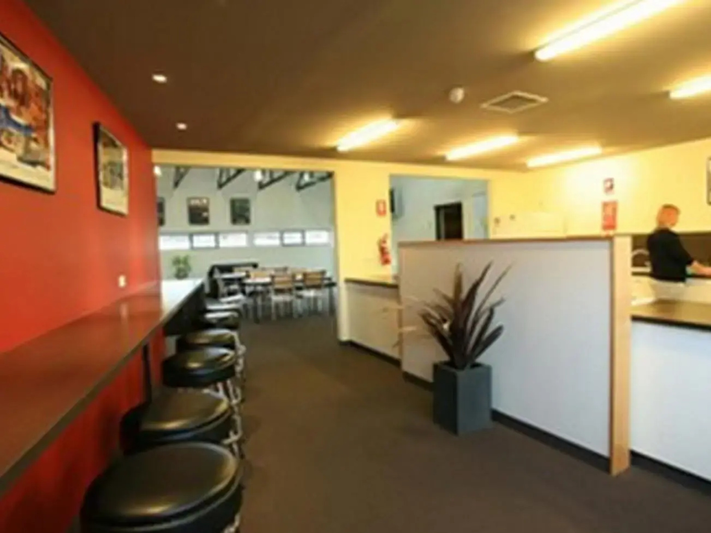 Swansea Backpackers