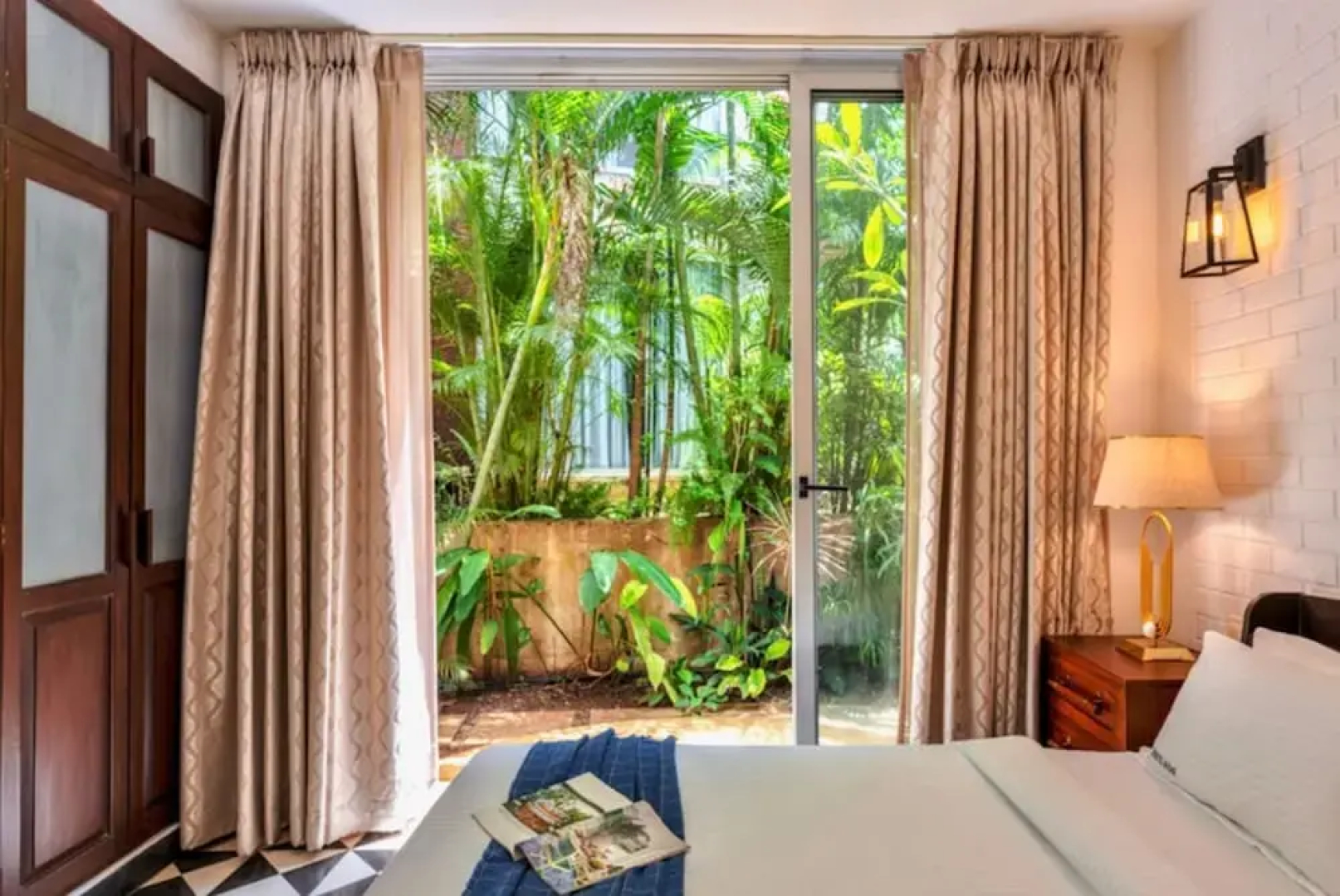 Modern Tropical 2bhk Near Beach Pool Garden