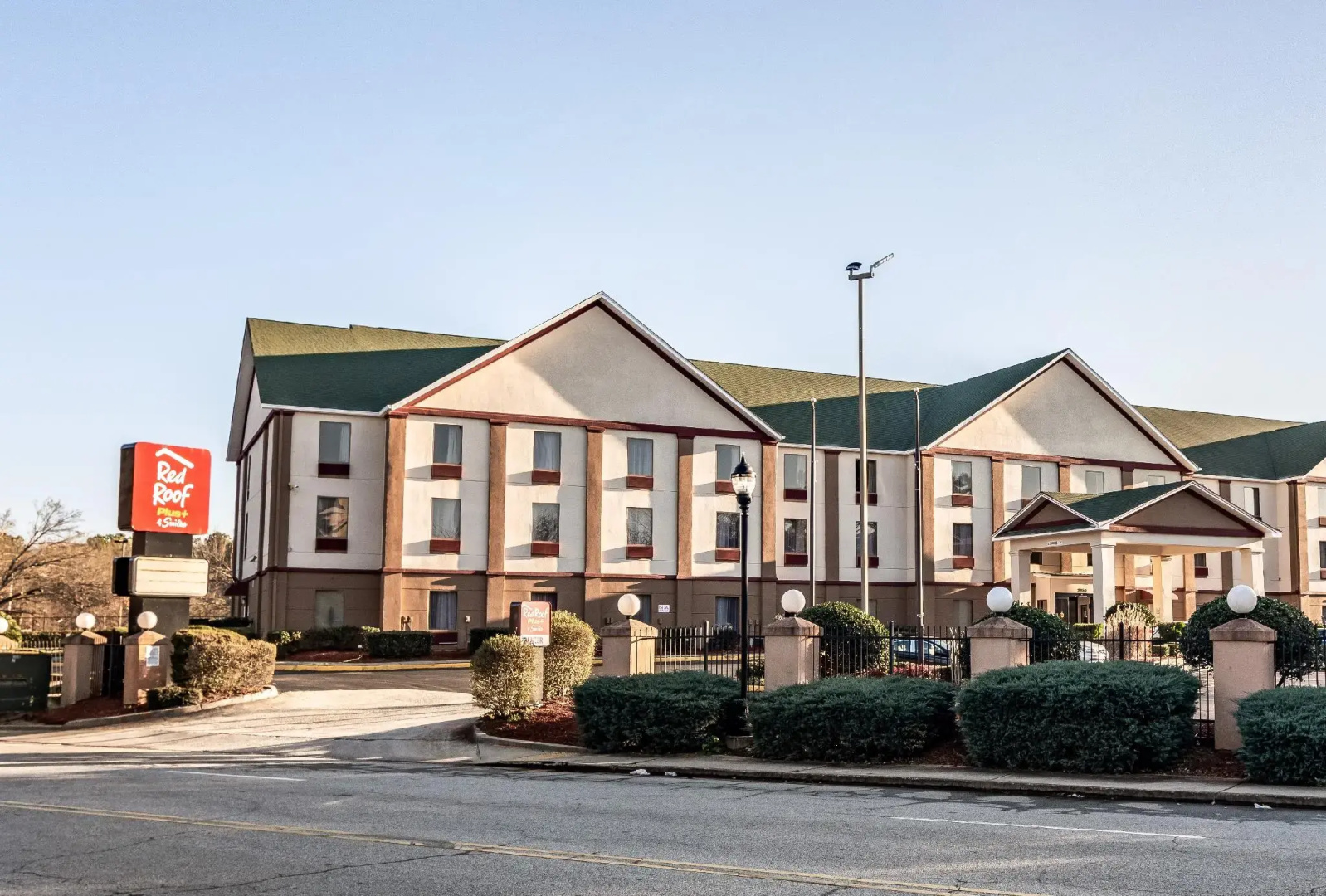 Red Roof Inn PLUS+ & Suites Atlanta Airport South