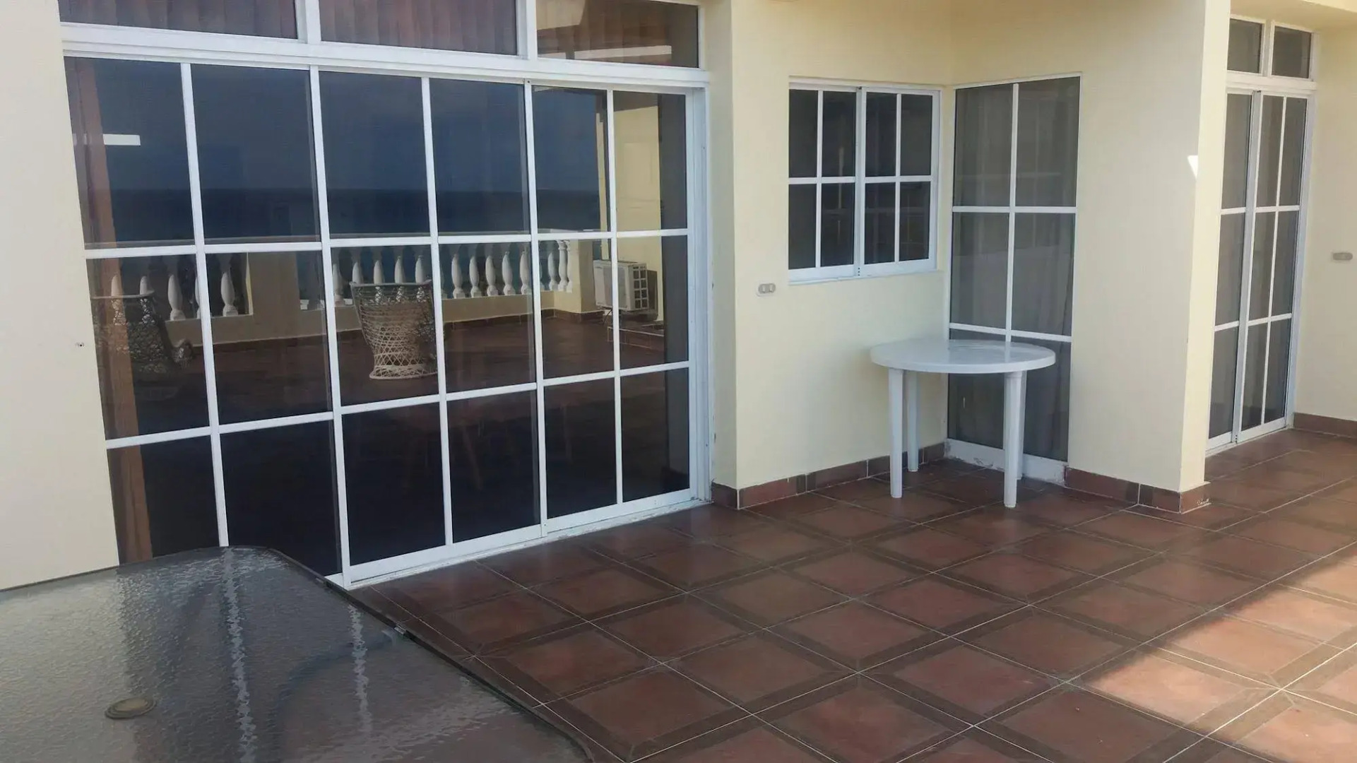 Hotel Las Palmeras / Las Estrellas