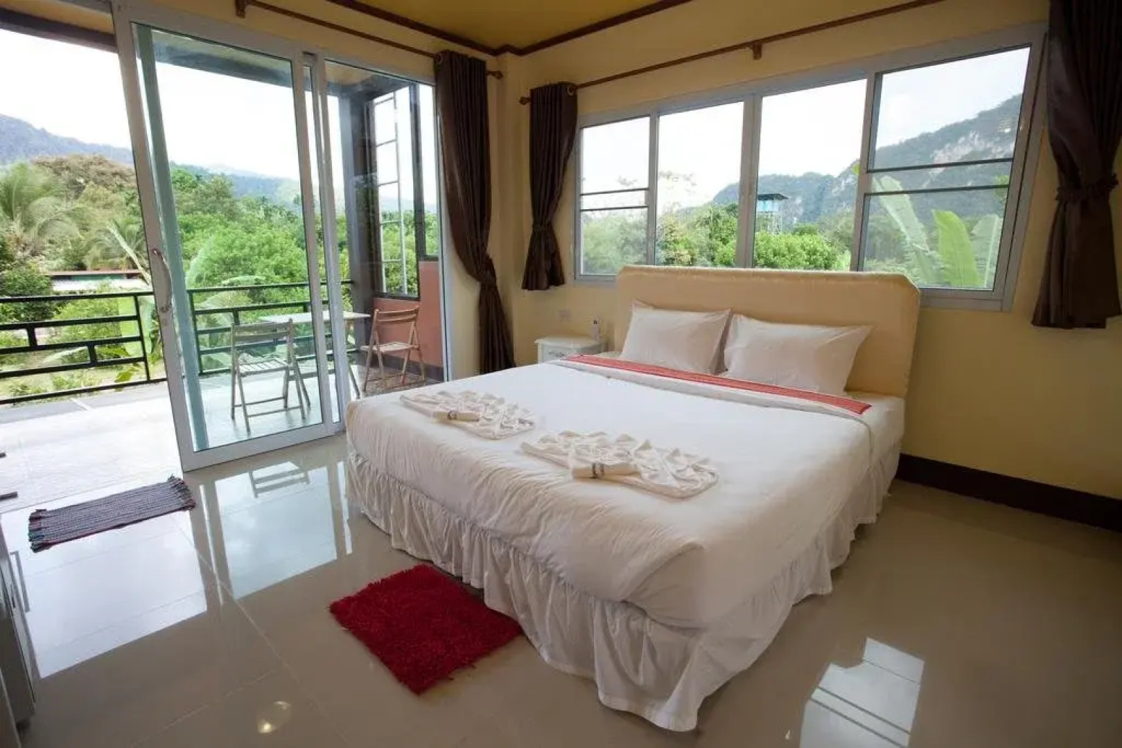 Khao Sok Country Resort