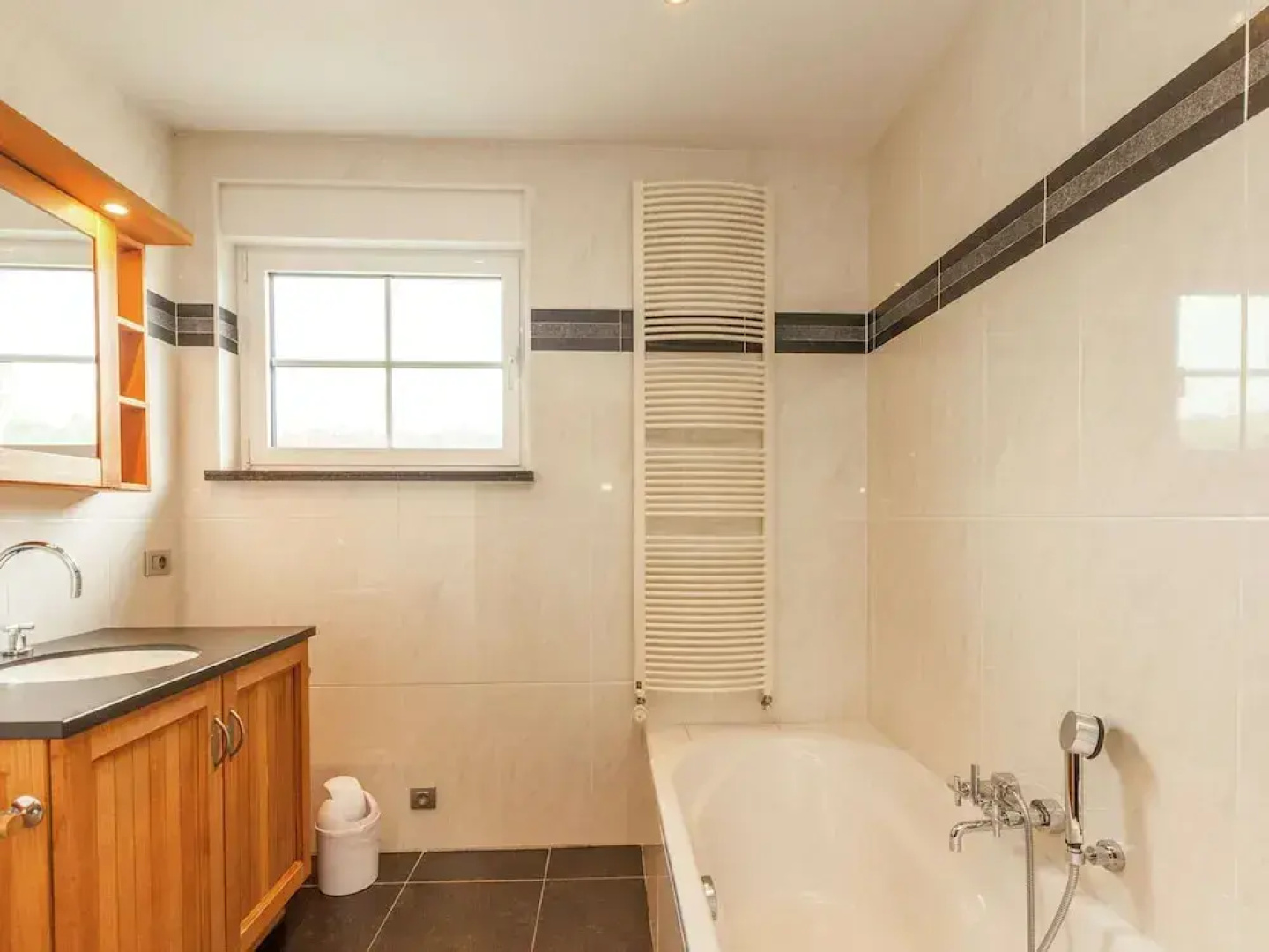 Beautiful Villa with Sauna & Hot Tub in the Region Haspengouw