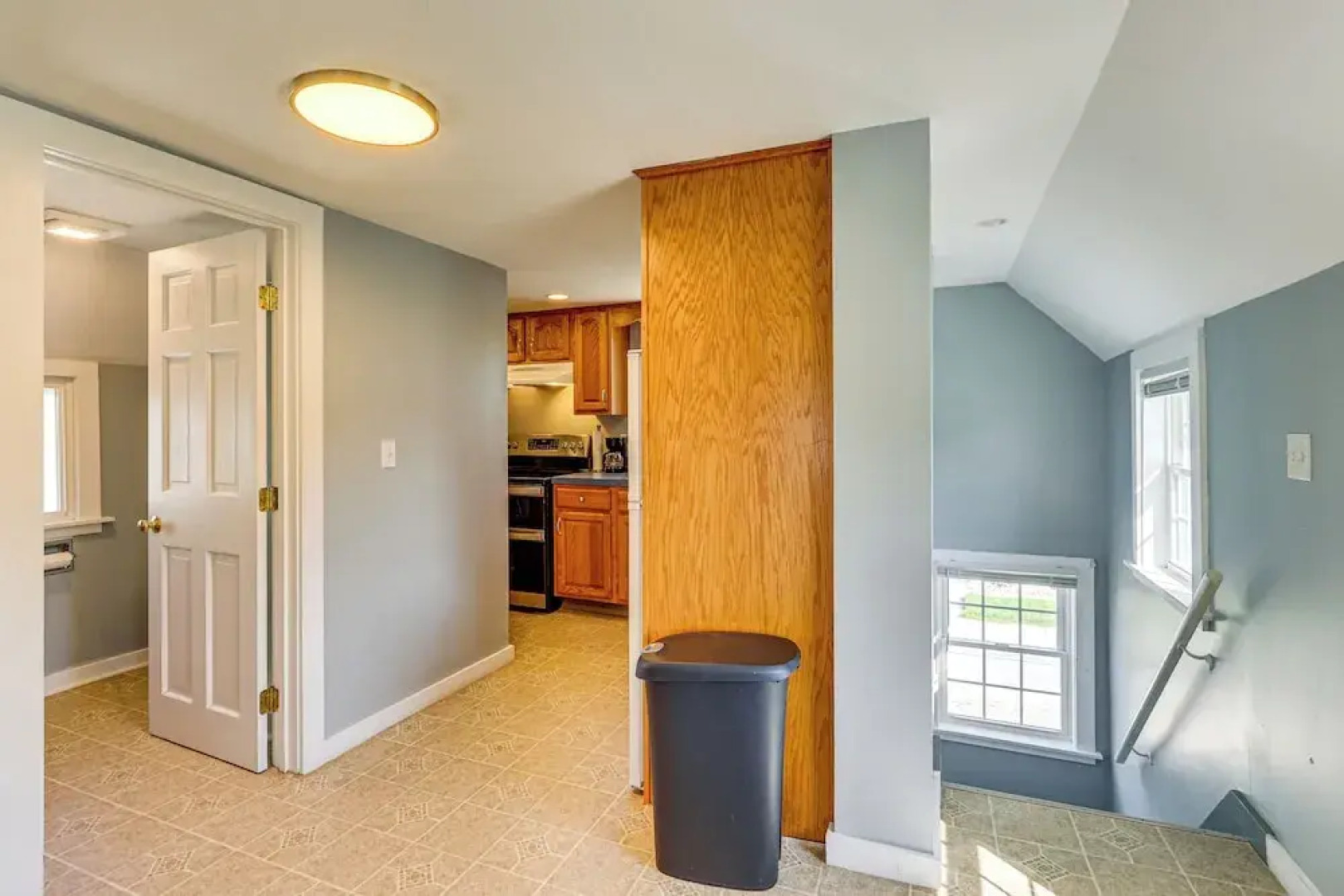 Walk to Hawk's Nest Beach: Coastal Old Lyme Apt