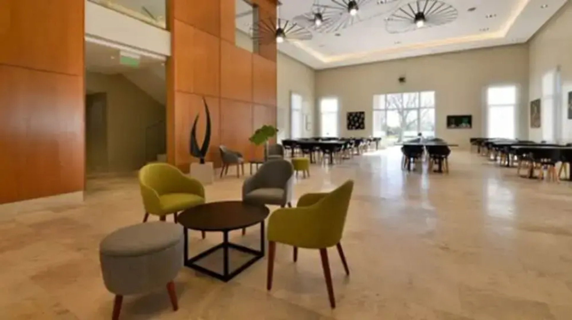 Howard Johnson by Wyndham San Francisco Resort & Conv Center