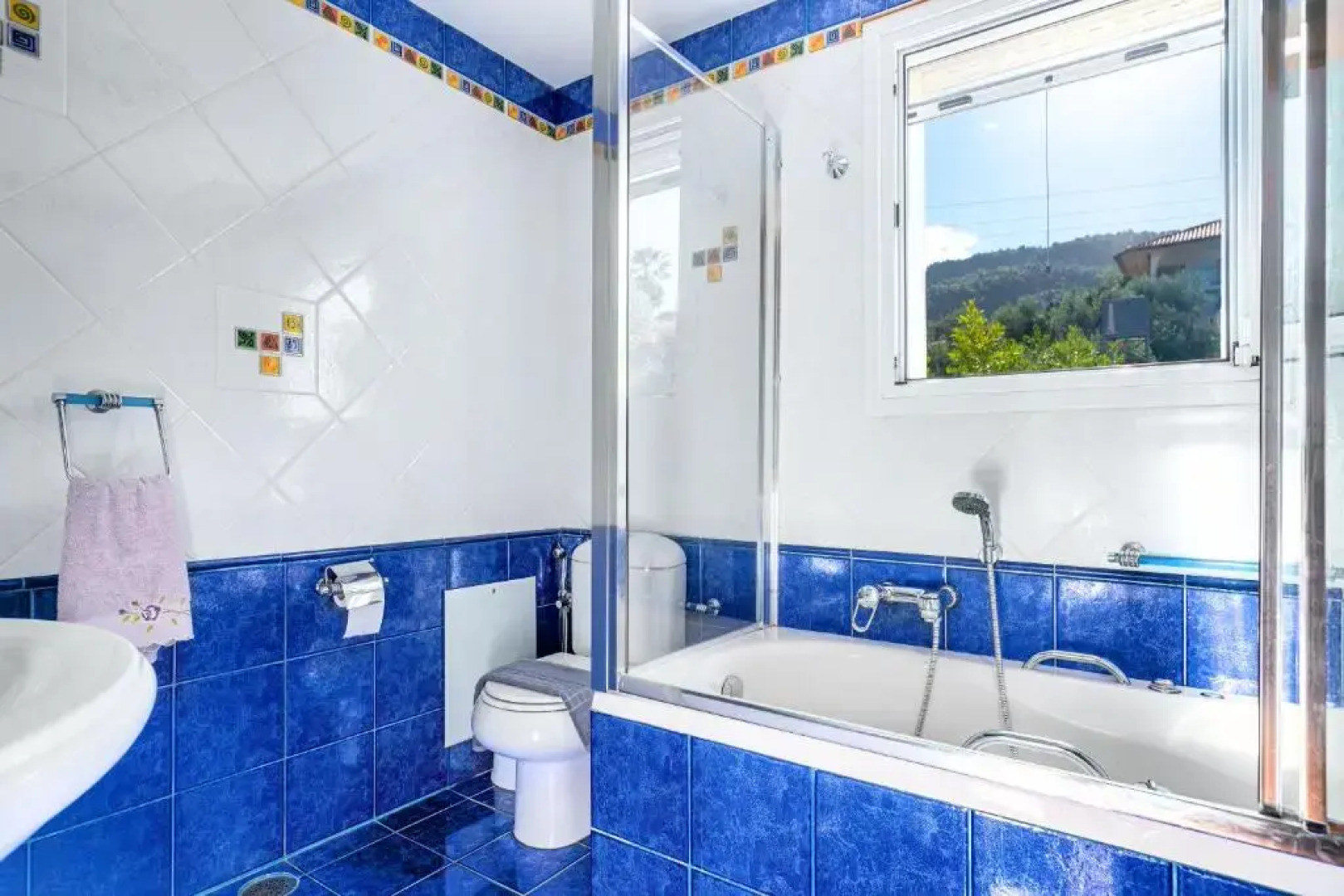 Villa Thea-1 hour and 50 minutes from Athens International Airport