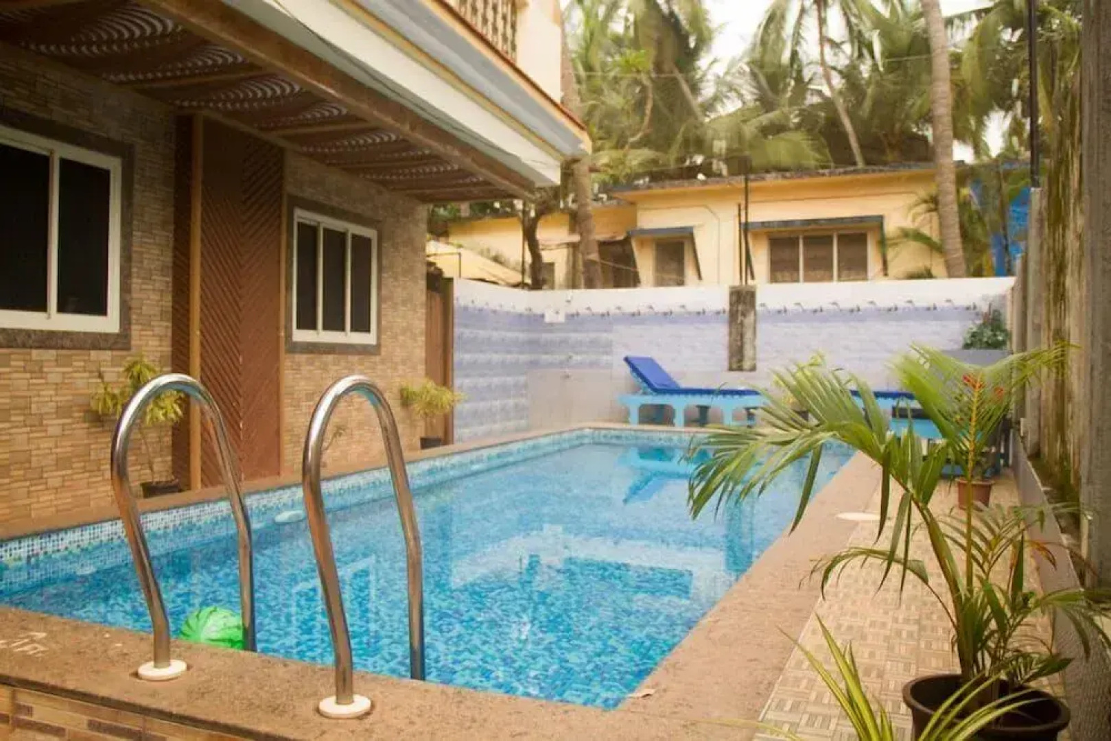 Nirvah Candolim Beach Holiday Stay