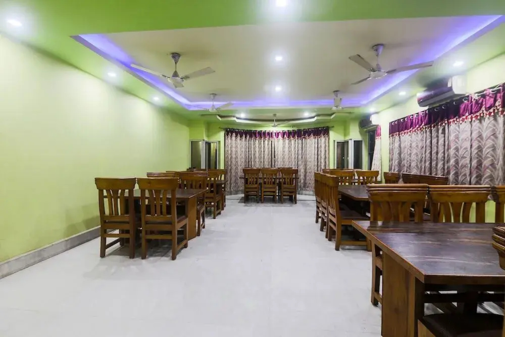 OYO 27675 Hotel Am Palace