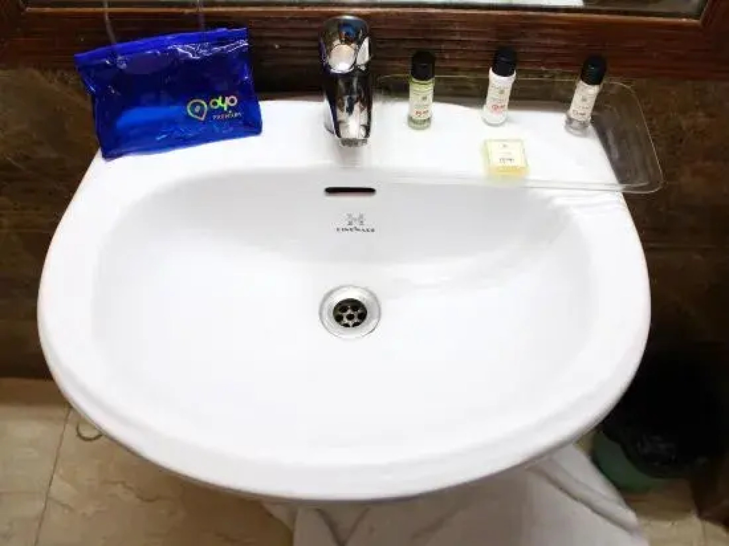 OYO Premium Near Sdm Court the Mall