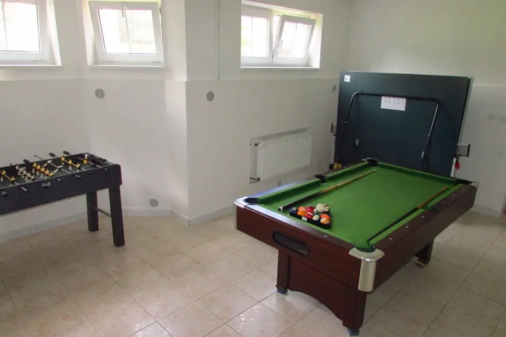 Villa with pool and sauna at Prague