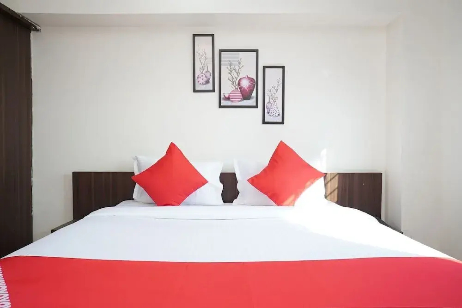 OYO 24432 Yash Residency