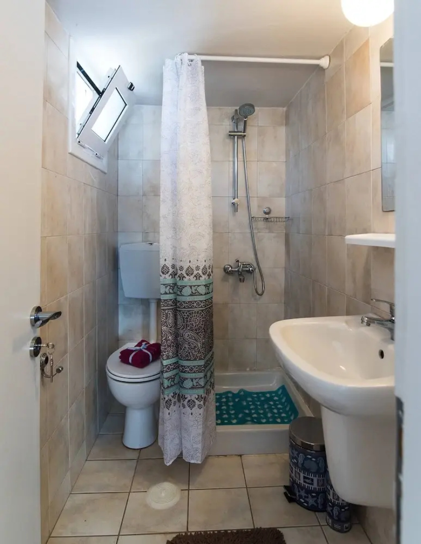Room in Guest Room - Private Yard Studio 8 km - 5min Away From Malia