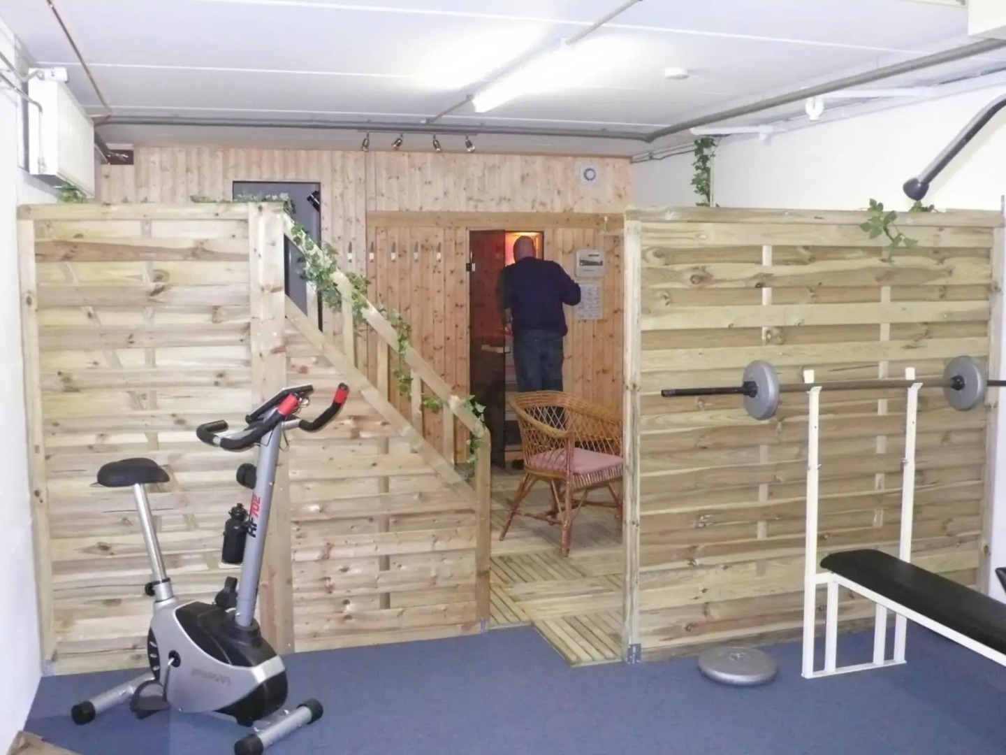 Spacious villa with sauna and hot tub, in a holiday park near a National Park